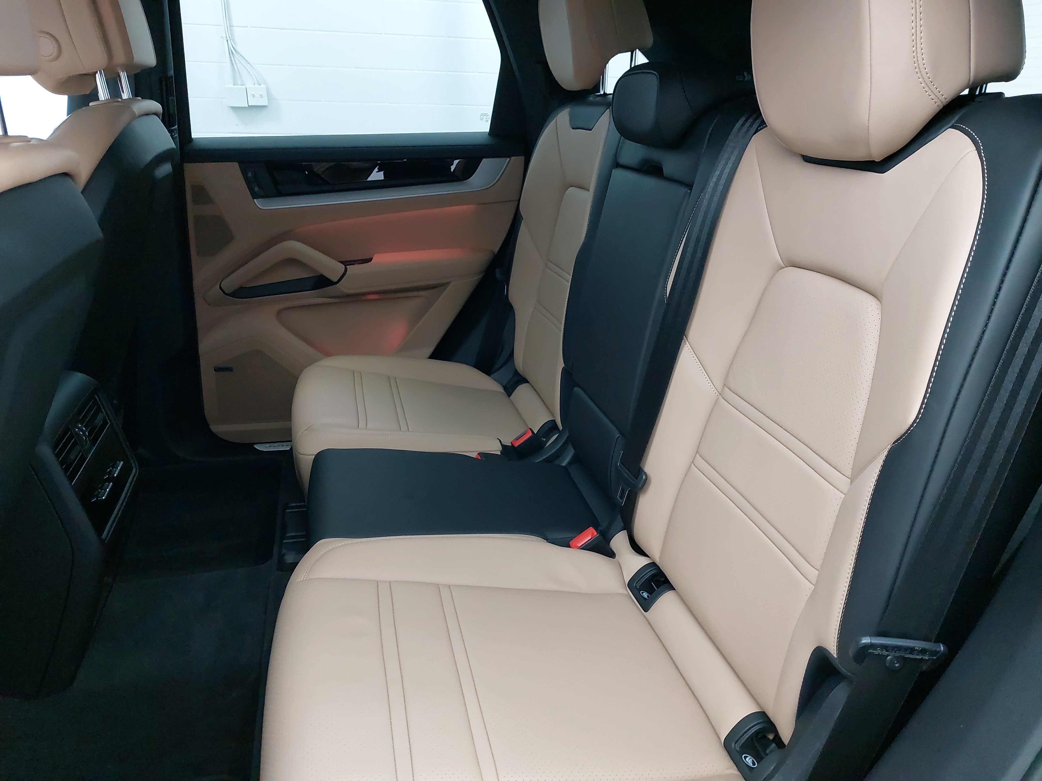 2025 Porsche Cayenne AWD