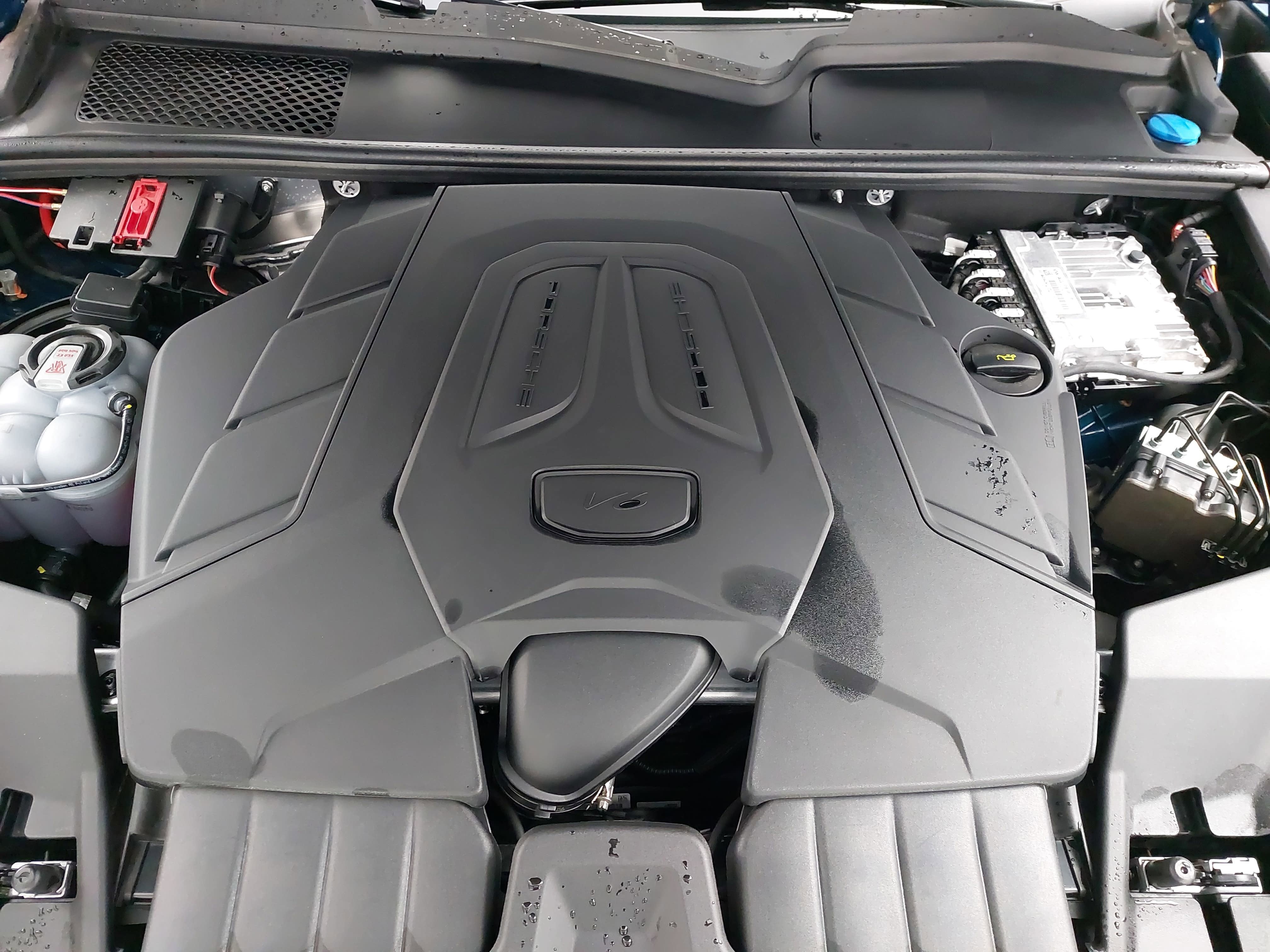 2025 Porsche Cayenne AWD