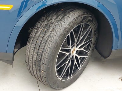 2025 Porsche Cayenne AWD
