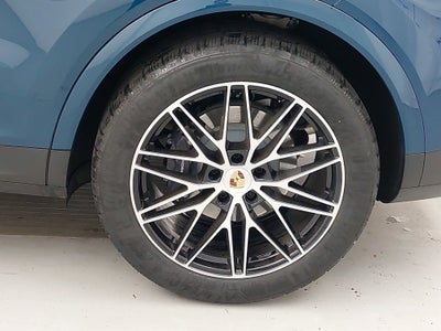 2025 Porsche Cayenne AWD