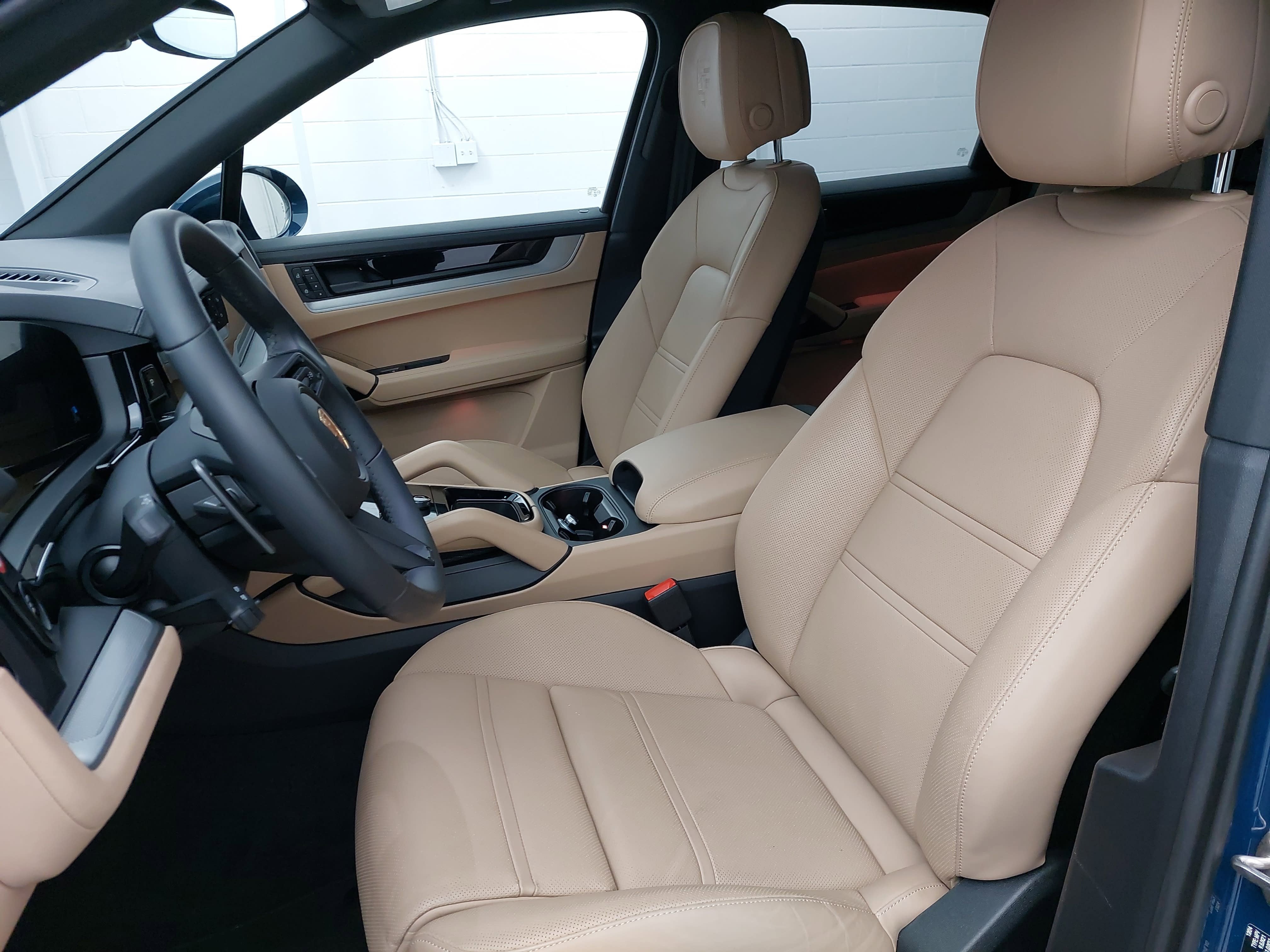 2025 Porsche Cayenne AWD