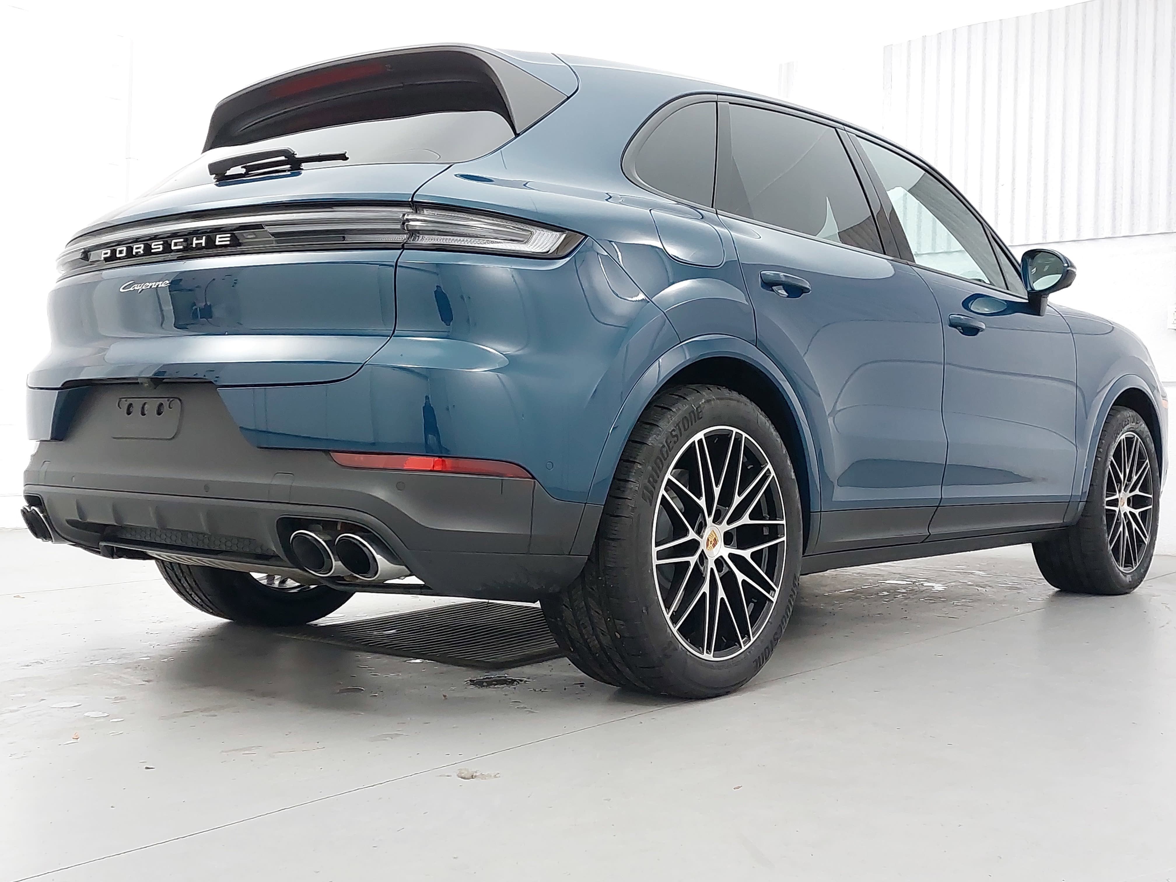 2025 Porsche Cayenne AWD