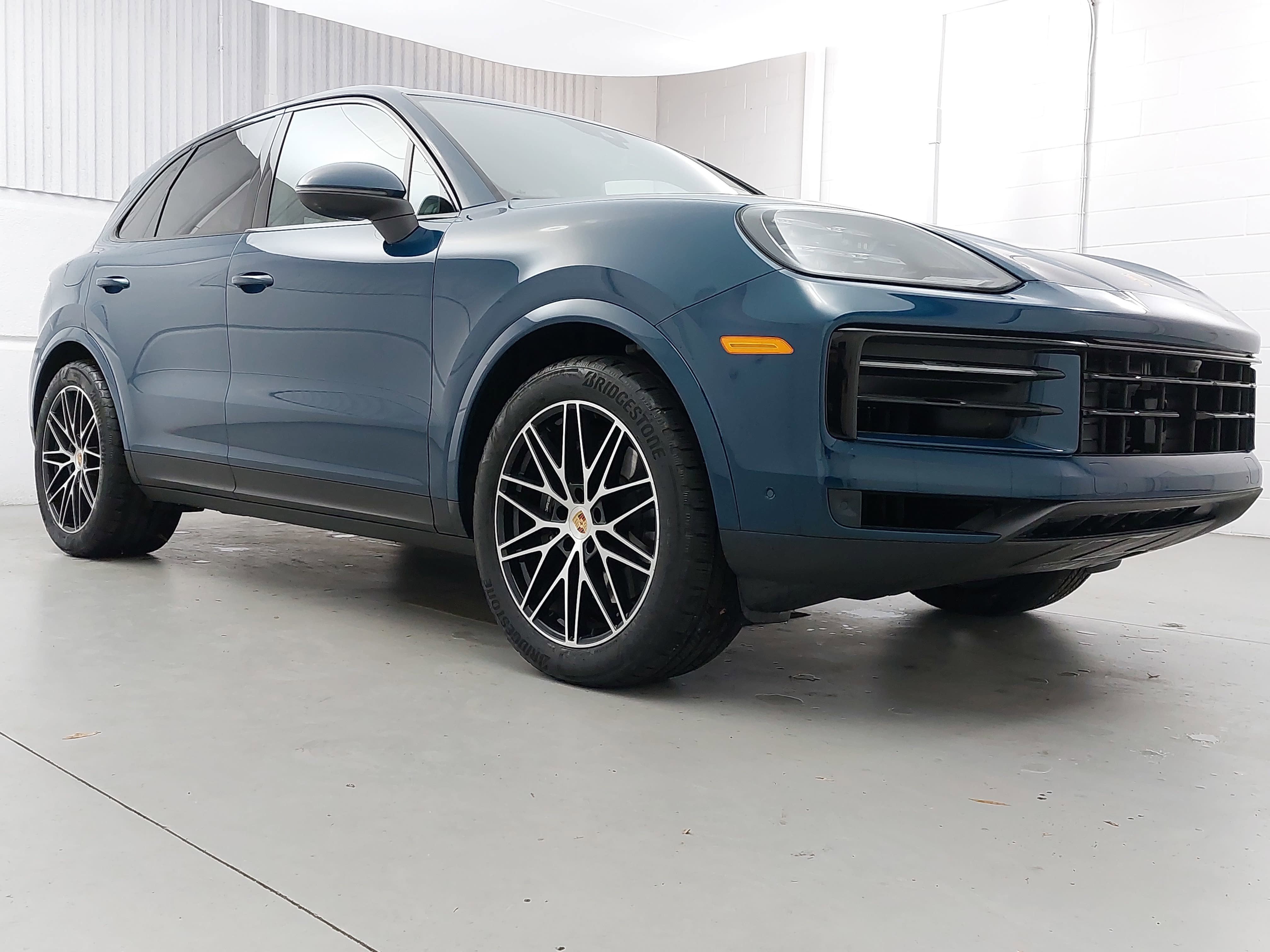 2025 Porsche Cayenne AWD