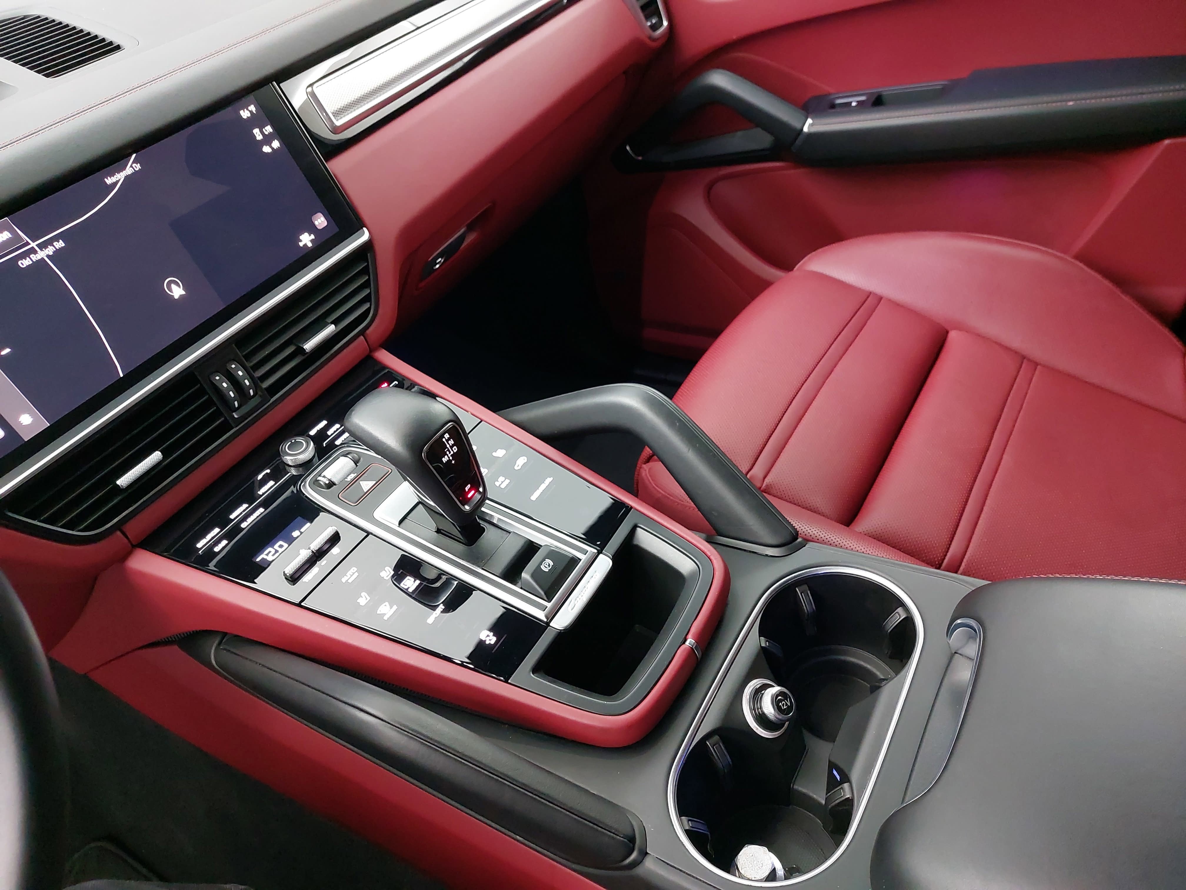 2023 Porsche Cayenne Platinum Edition