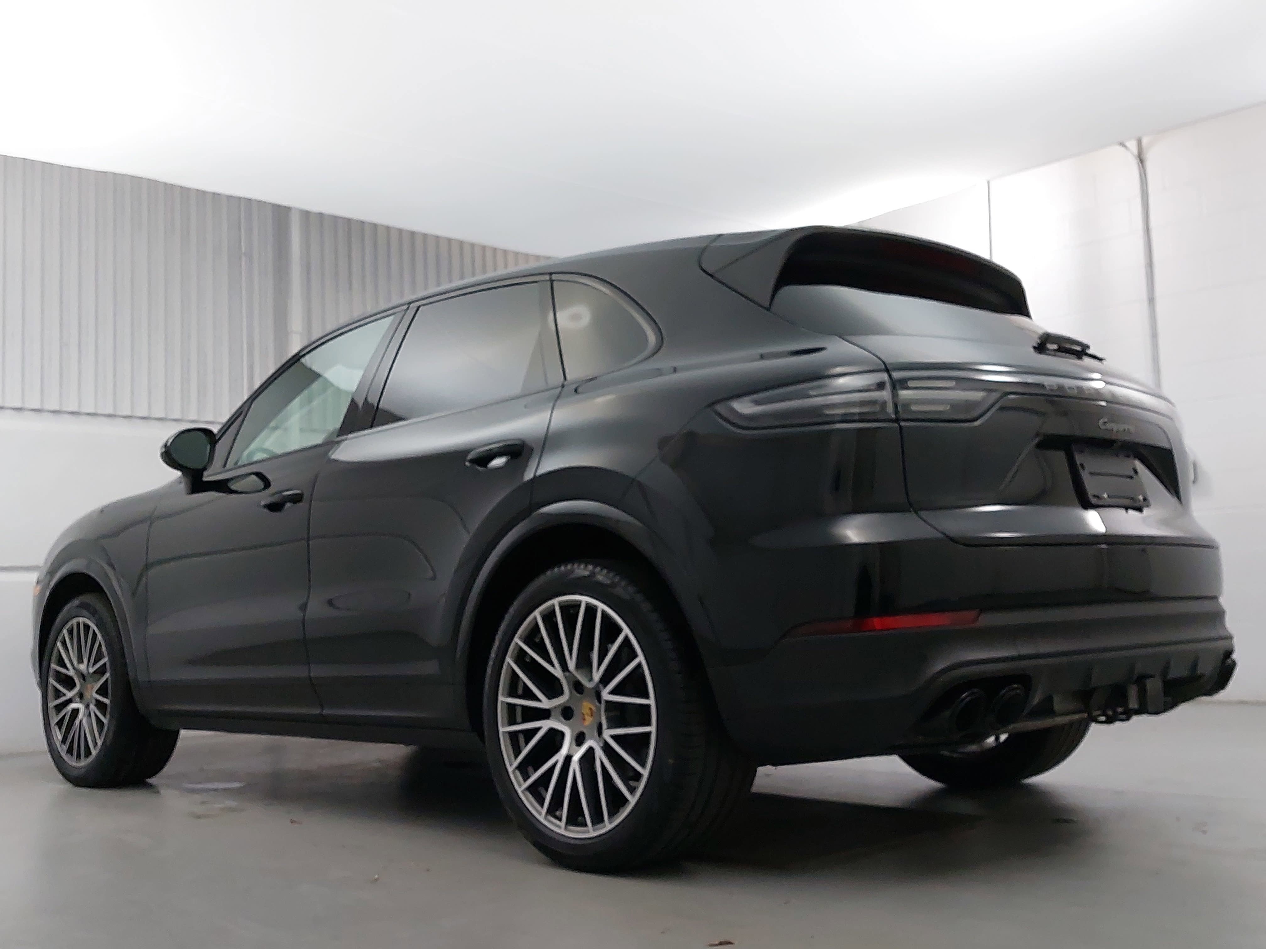 2023 Porsche Cayenne Platinum Edition