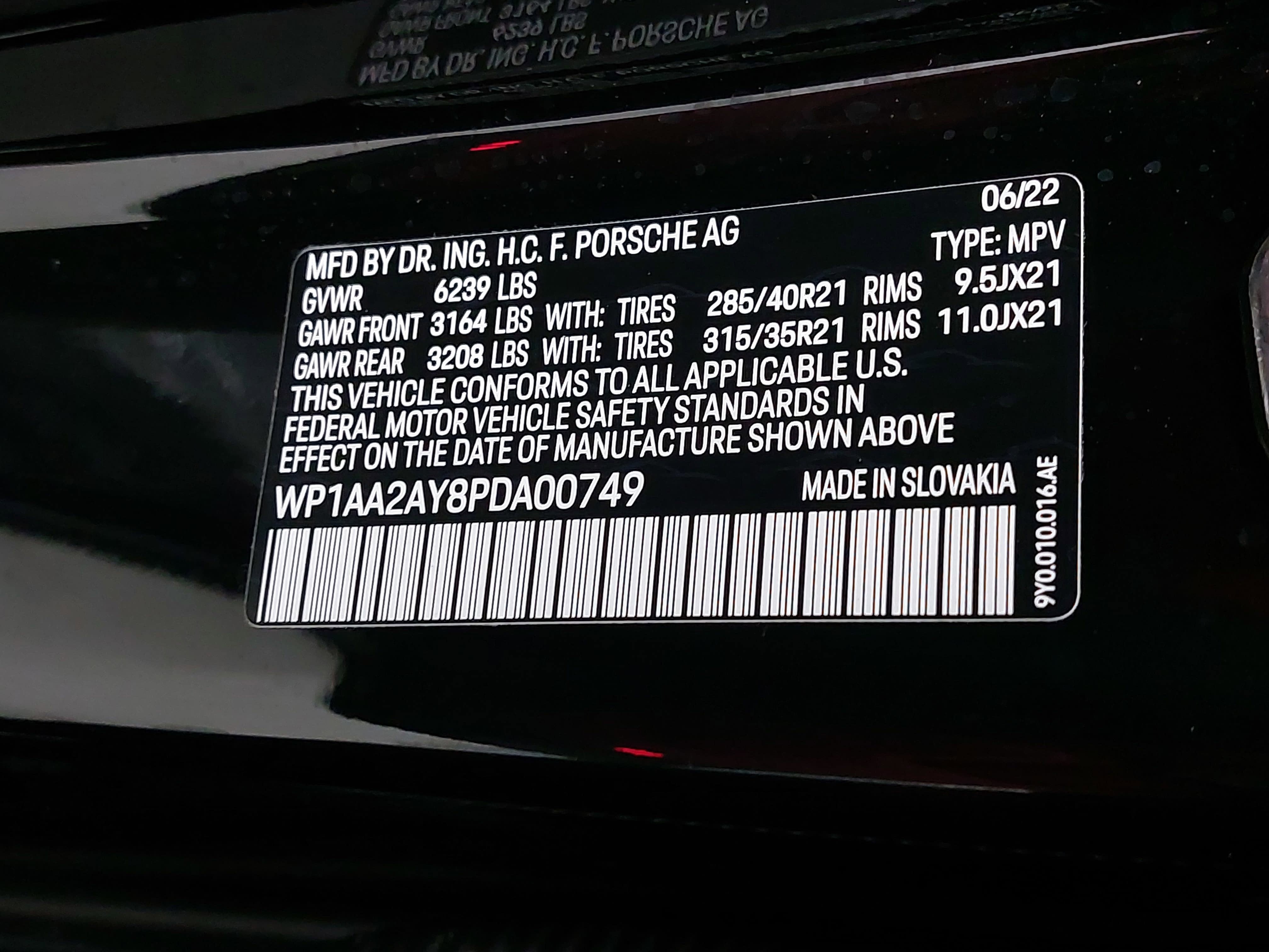 2023 Porsche Cayenne Platinum Edition