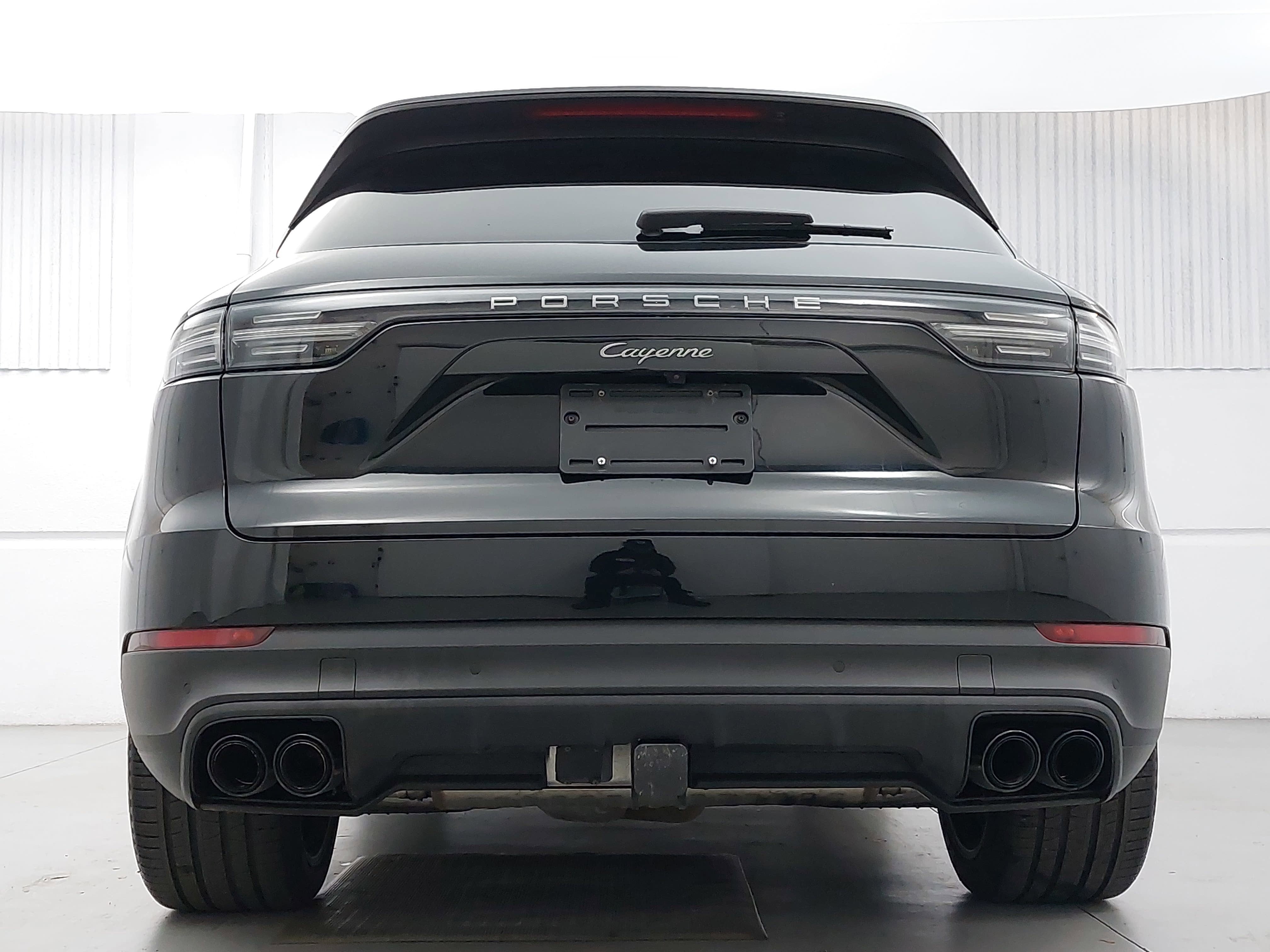 2023 Porsche Cayenne Platinum Edition