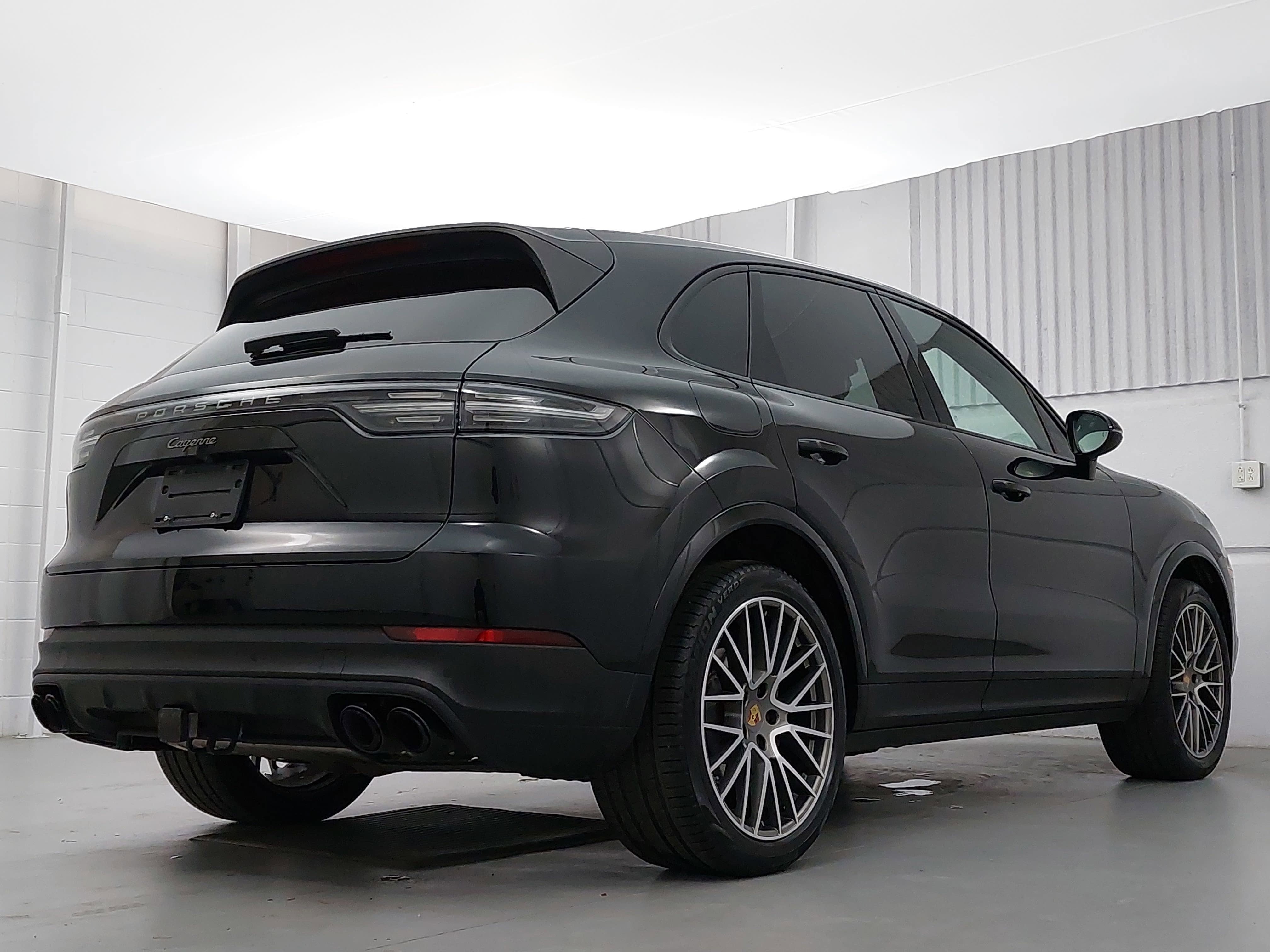 2023 Porsche Cayenne Platinum Edition