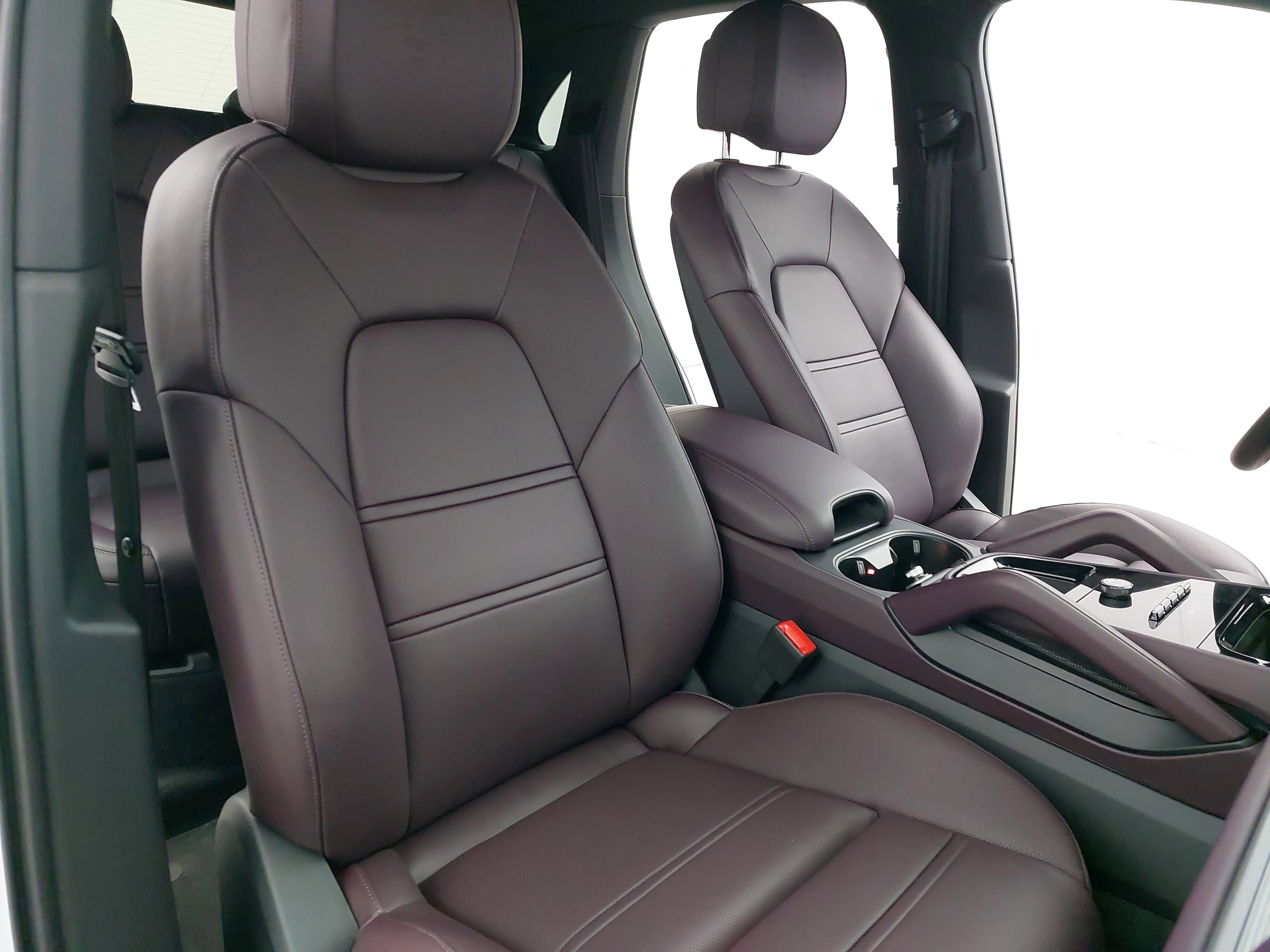 2025 Porsche Cayenne AWD