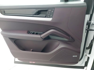 2025 Porsche Cayenne AWD