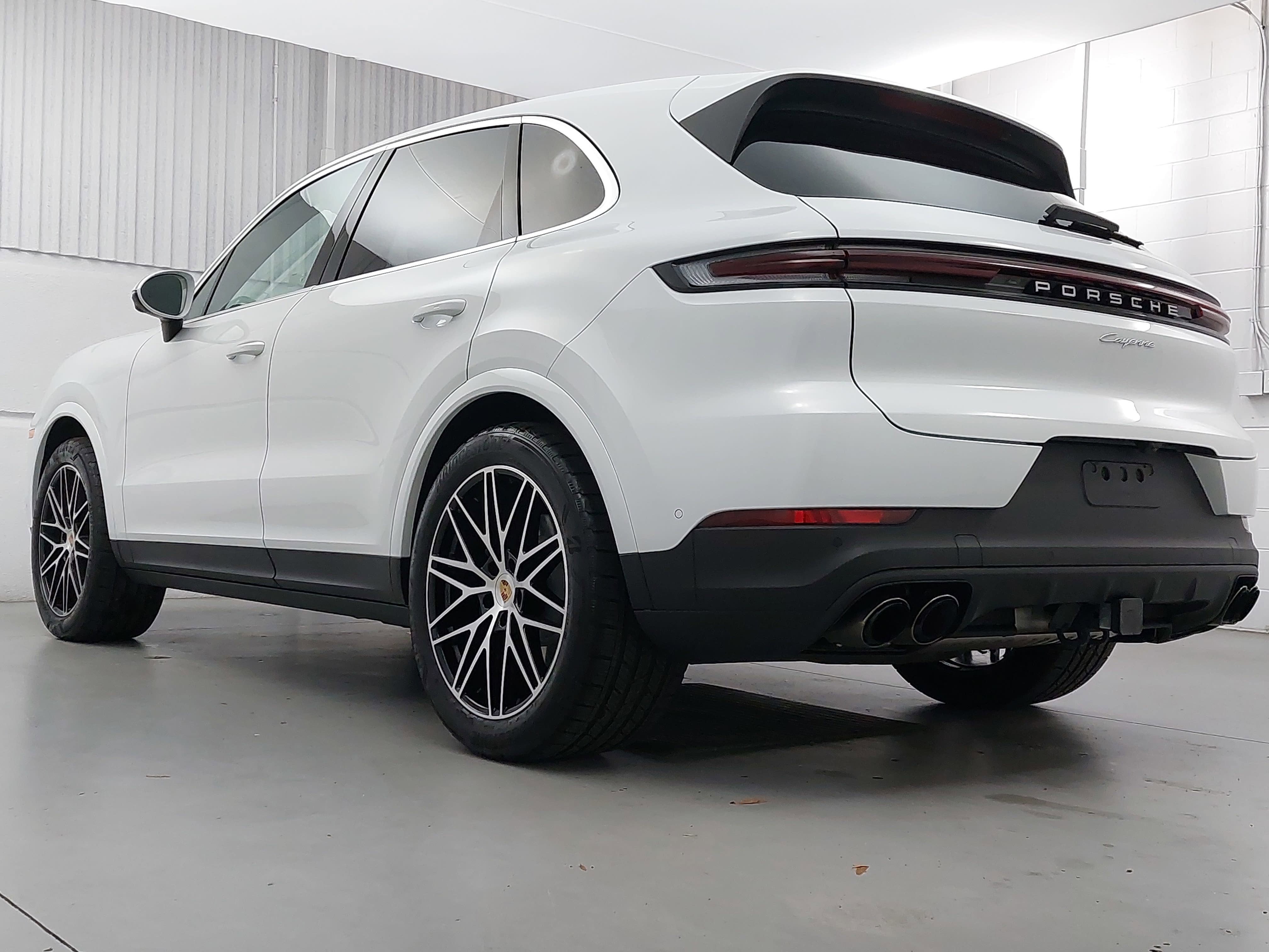2025 Porsche Cayenne AWD