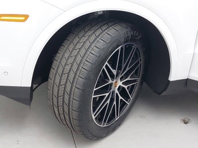 2025 Porsche Cayenne AWD