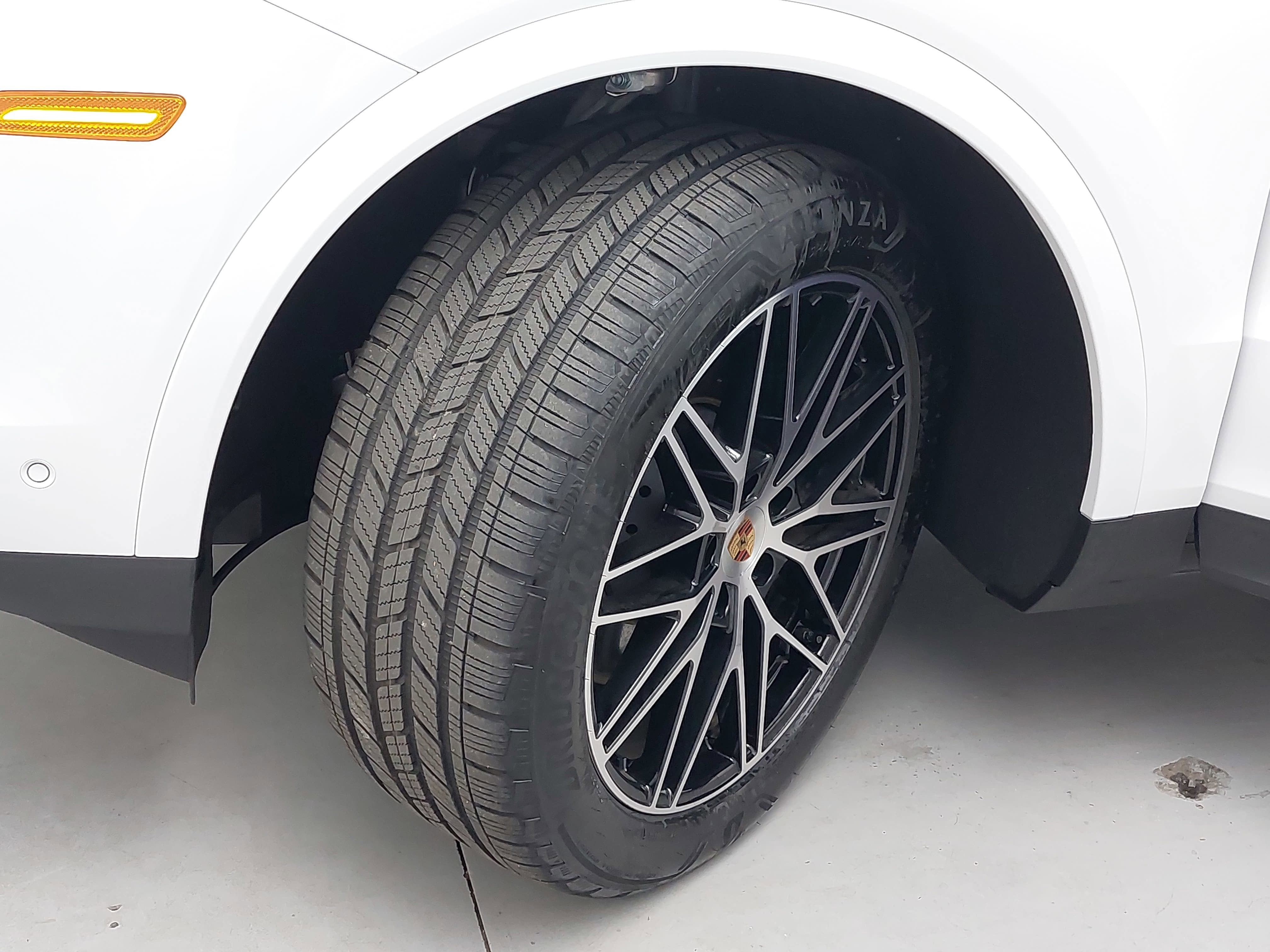 2025 Porsche Cayenne AWD