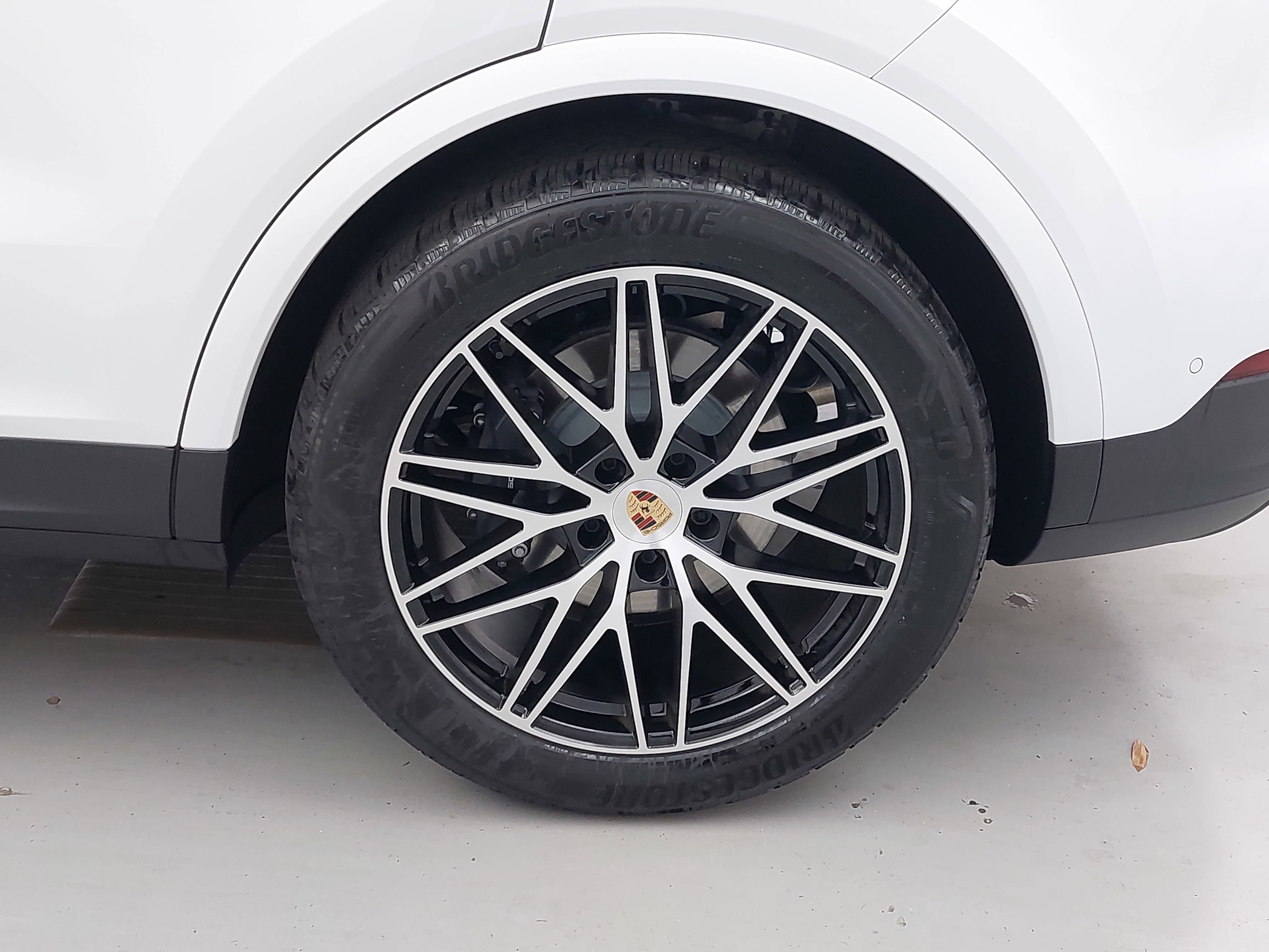 2025 Porsche Cayenne AWD