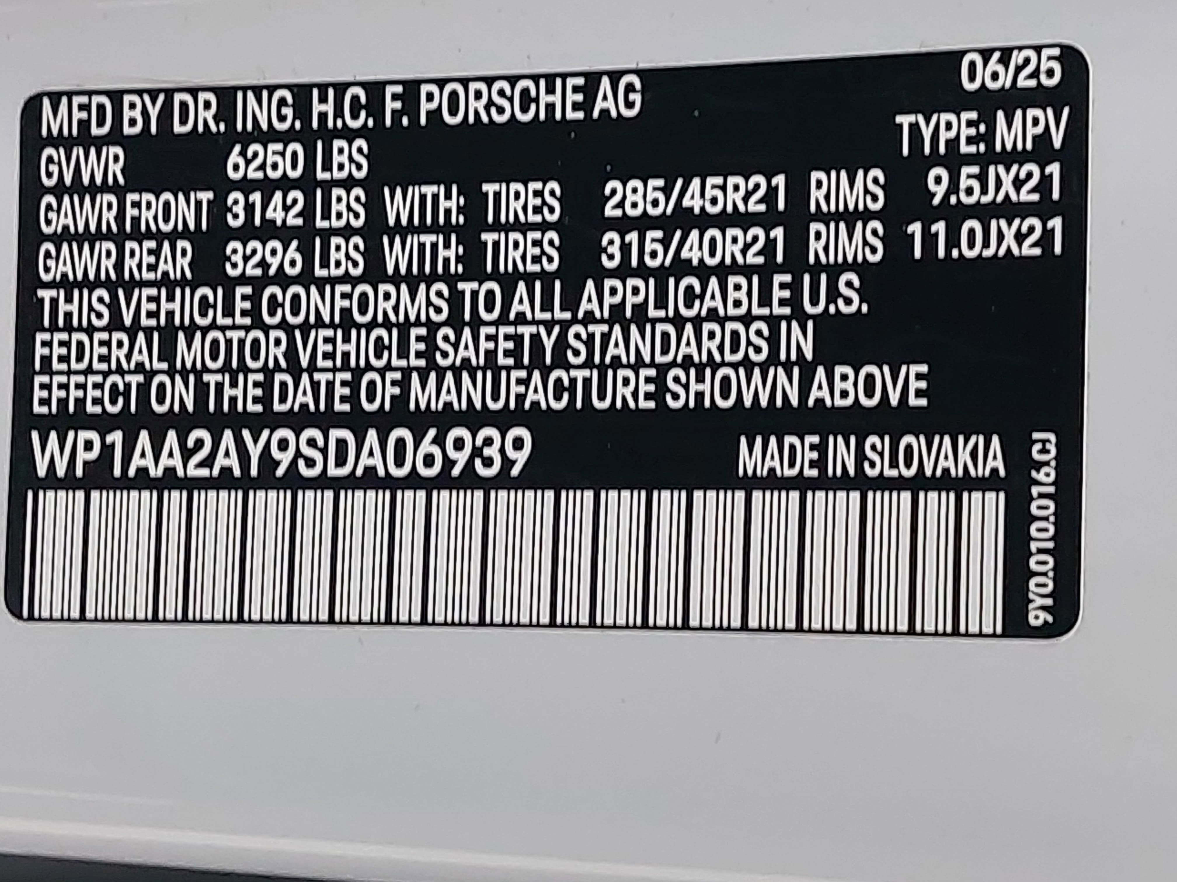 2025 Porsche Cayenne AWD