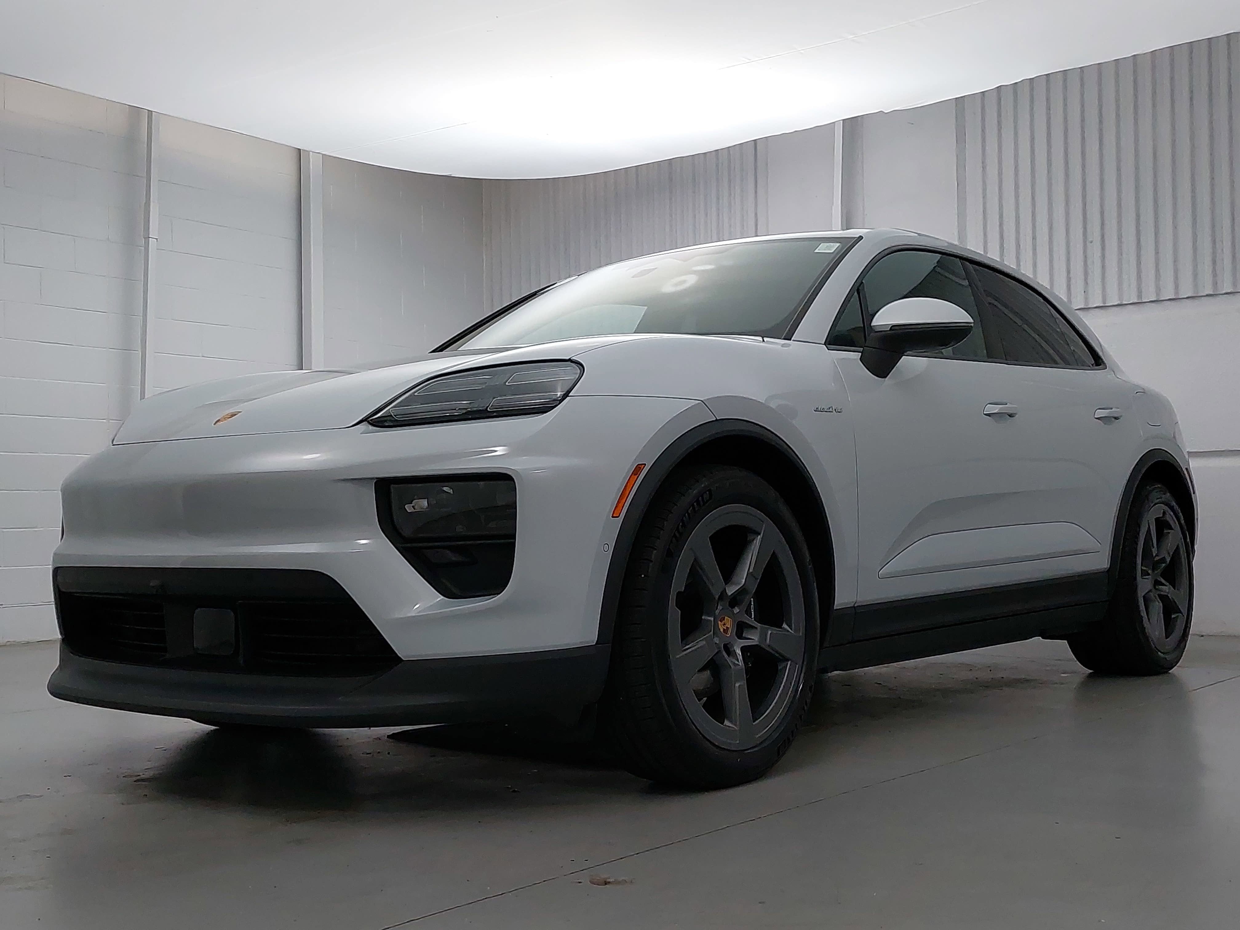 2025 Porsche Macan Electric Electric