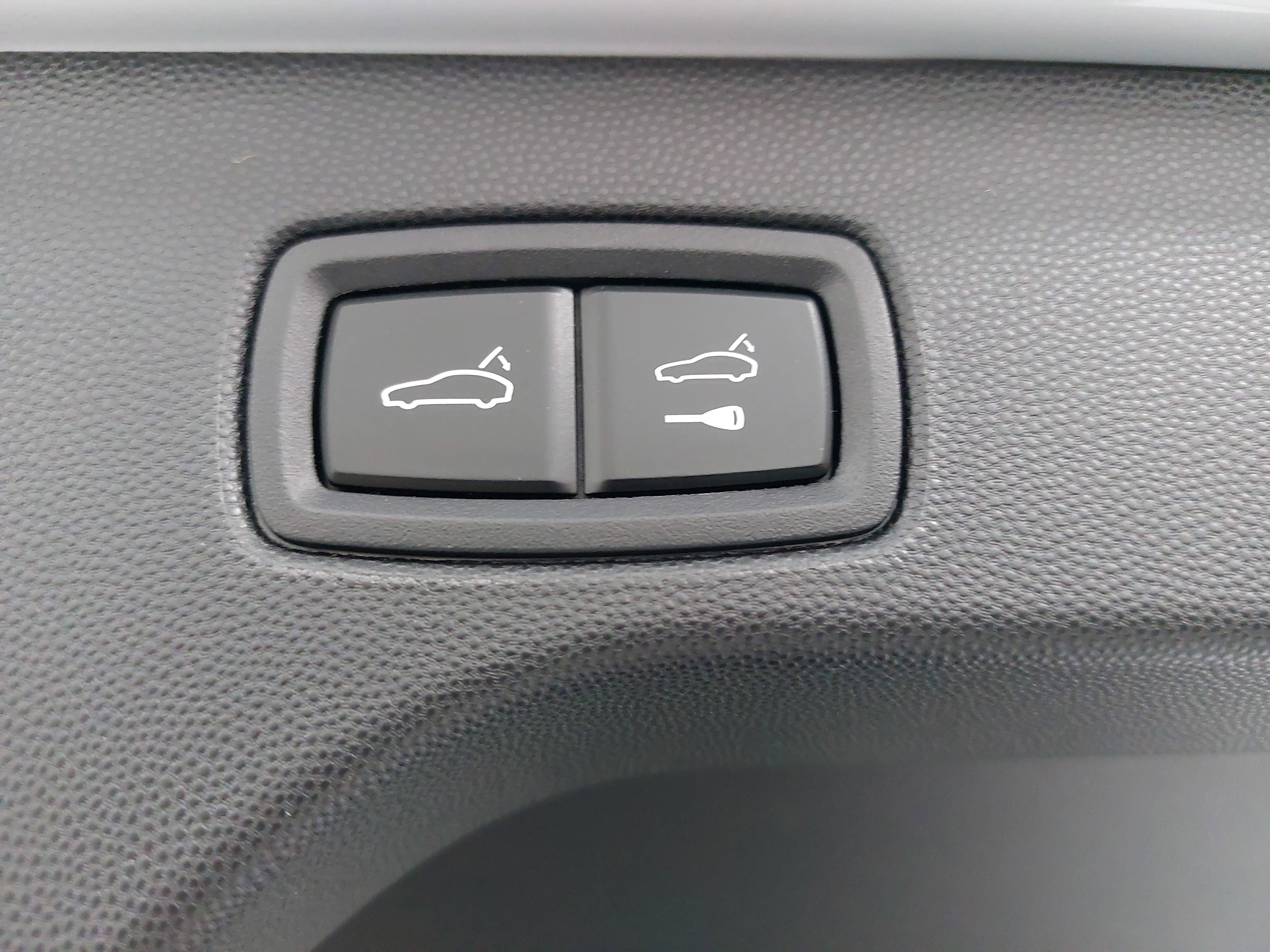 2025 Porsche Macan Electric Electric