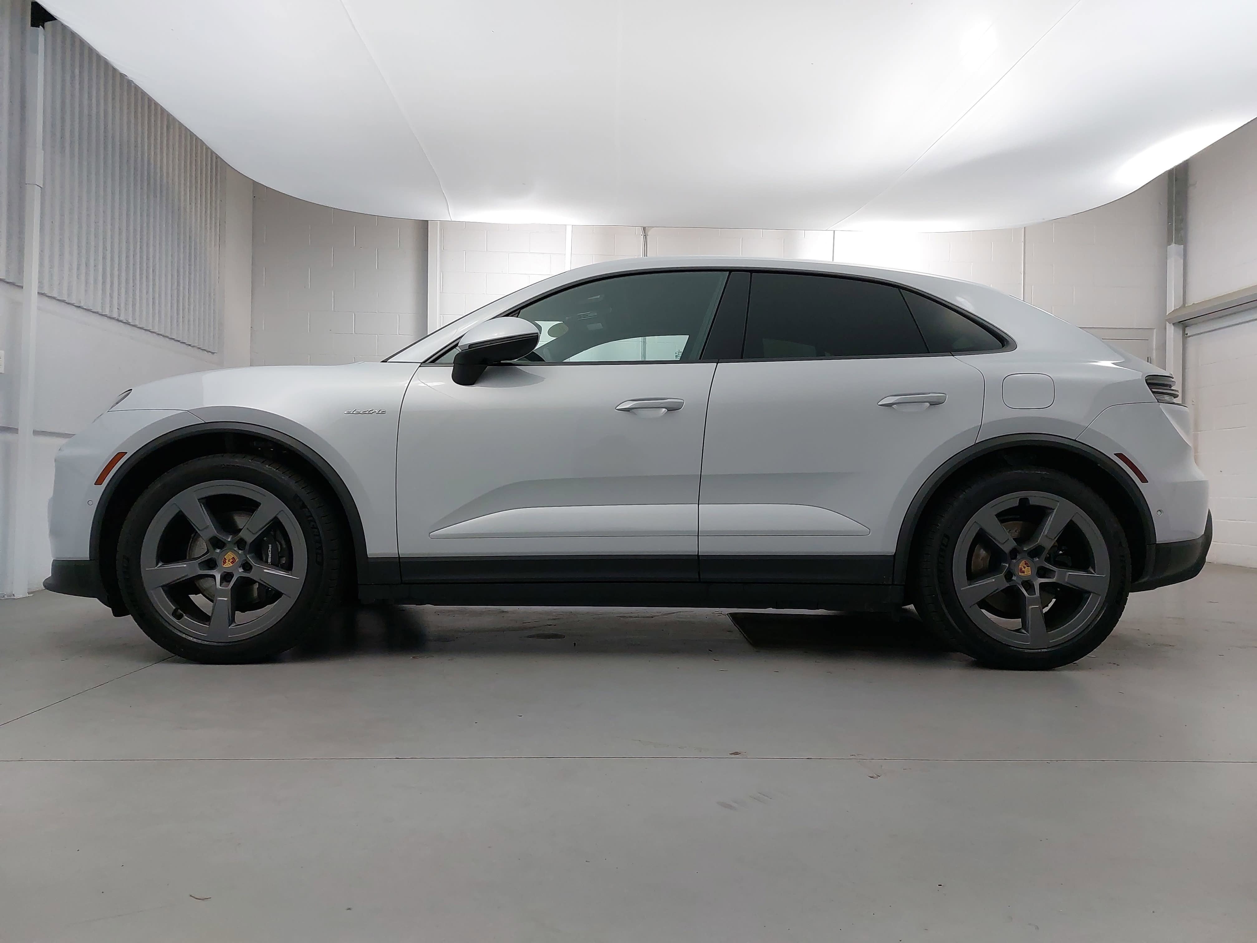 2025 Porsche Macan Electric Electric