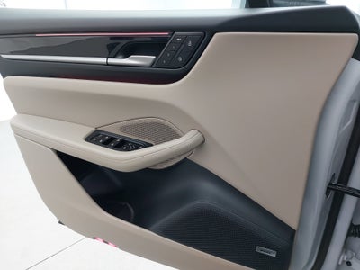 2025 Porsche Macan Electric Electric