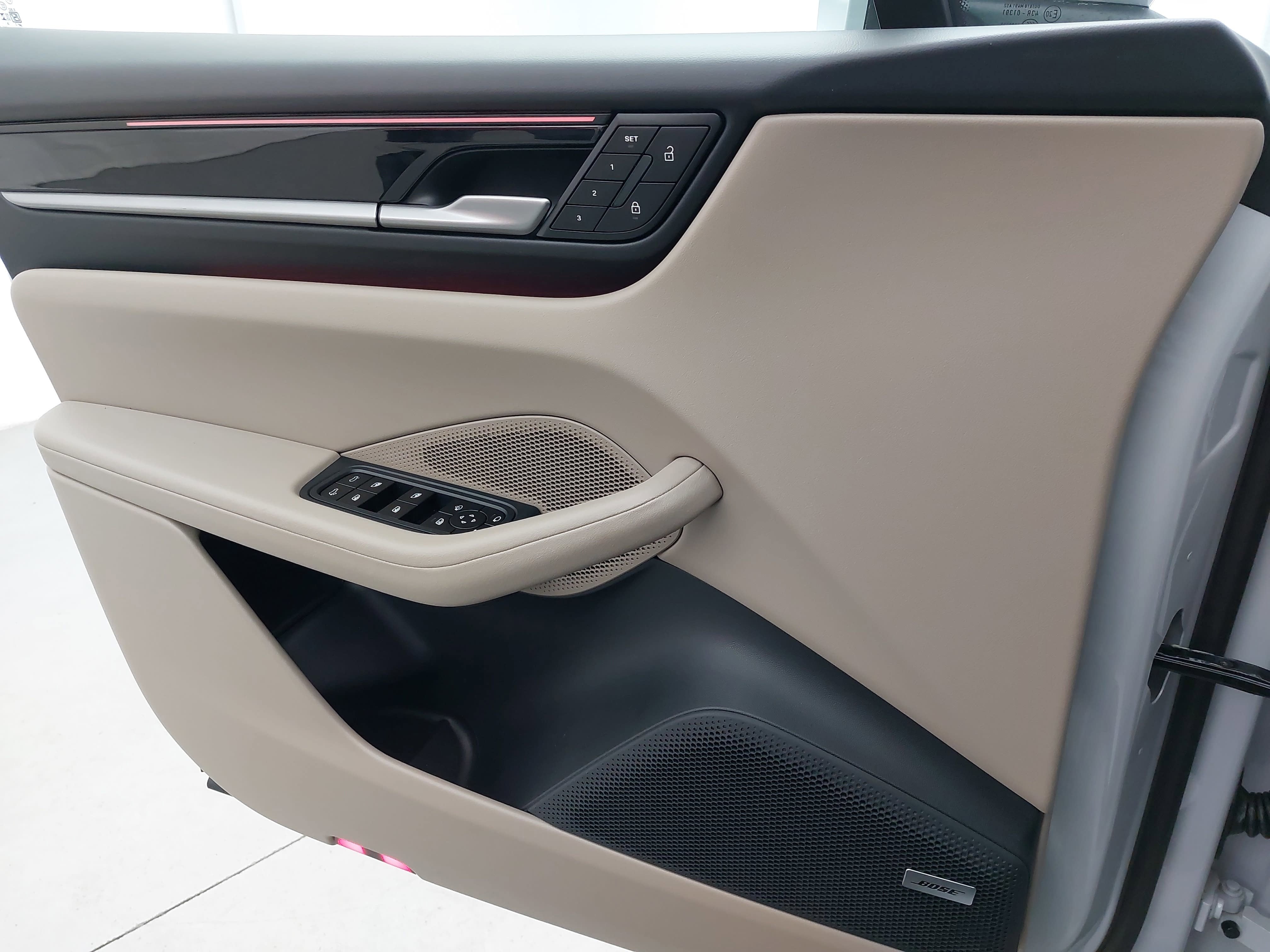 2025 Porsche Macan Electric Electric