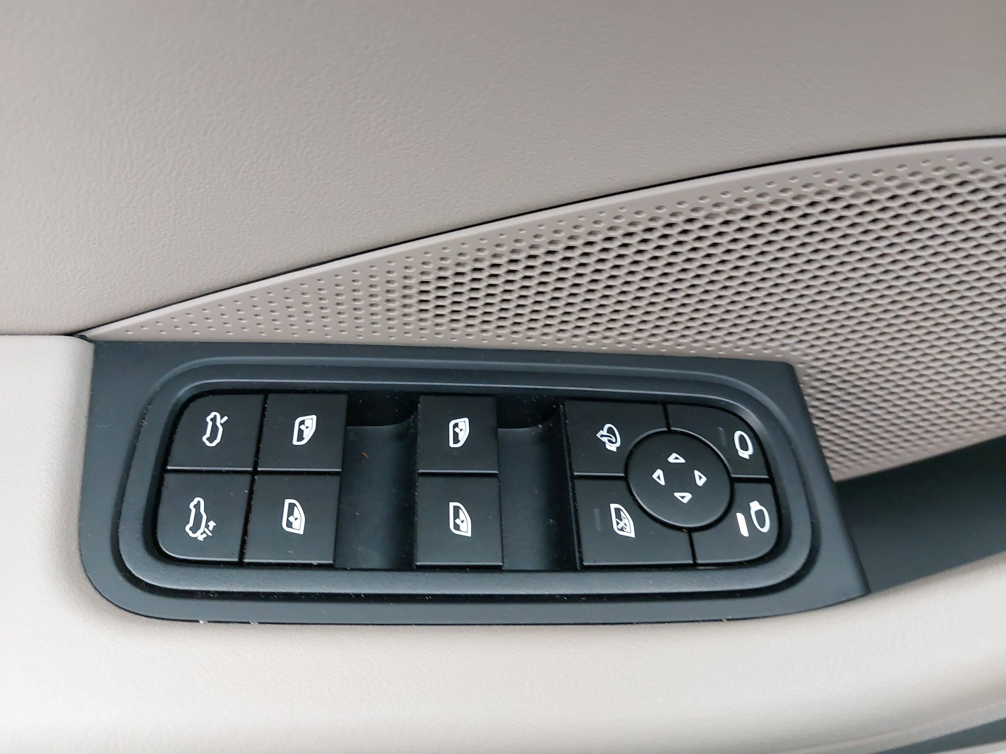 2025 Porsche Macan Electric Electric