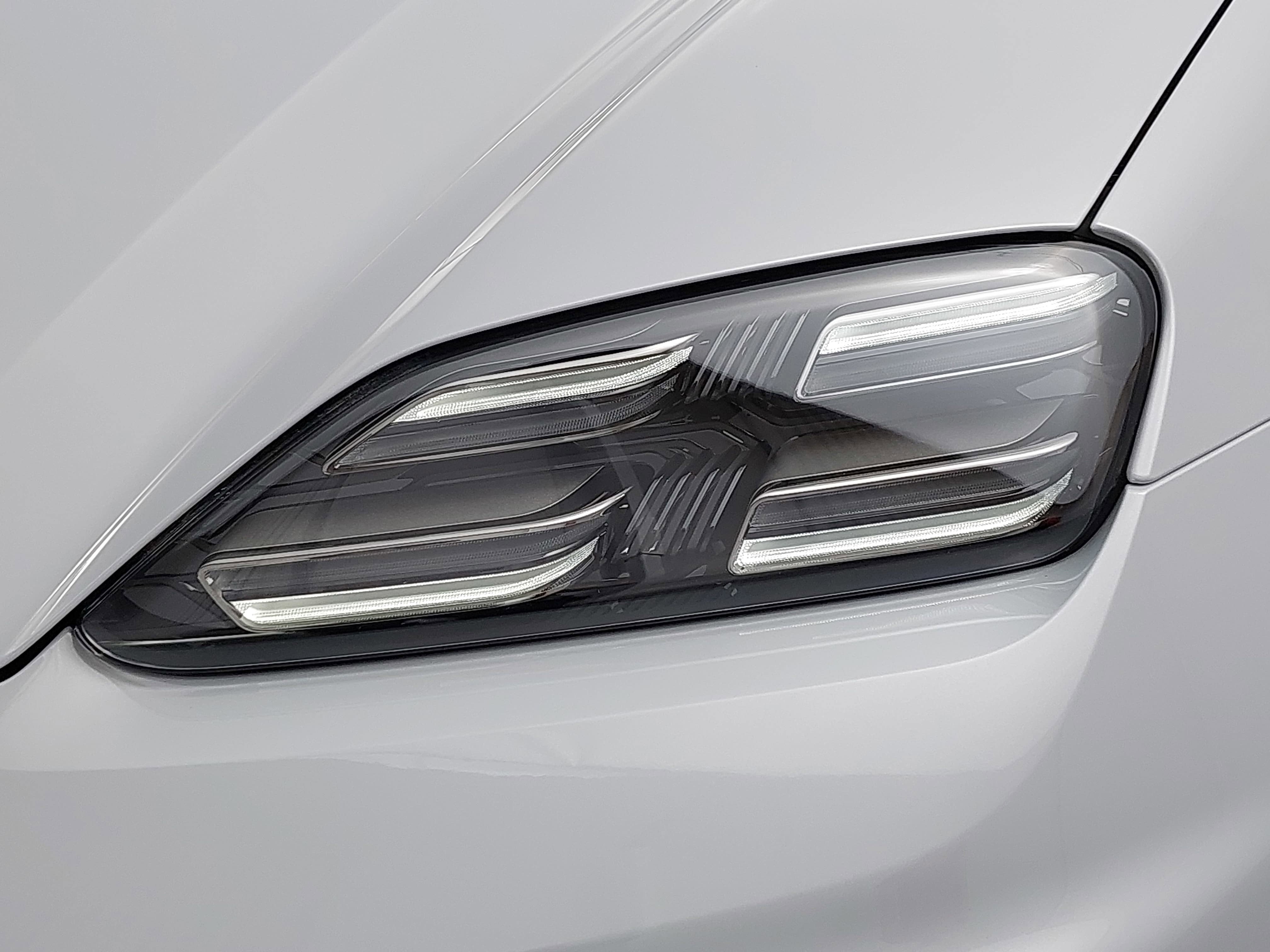 2025 Porsche Macan Electric Electric