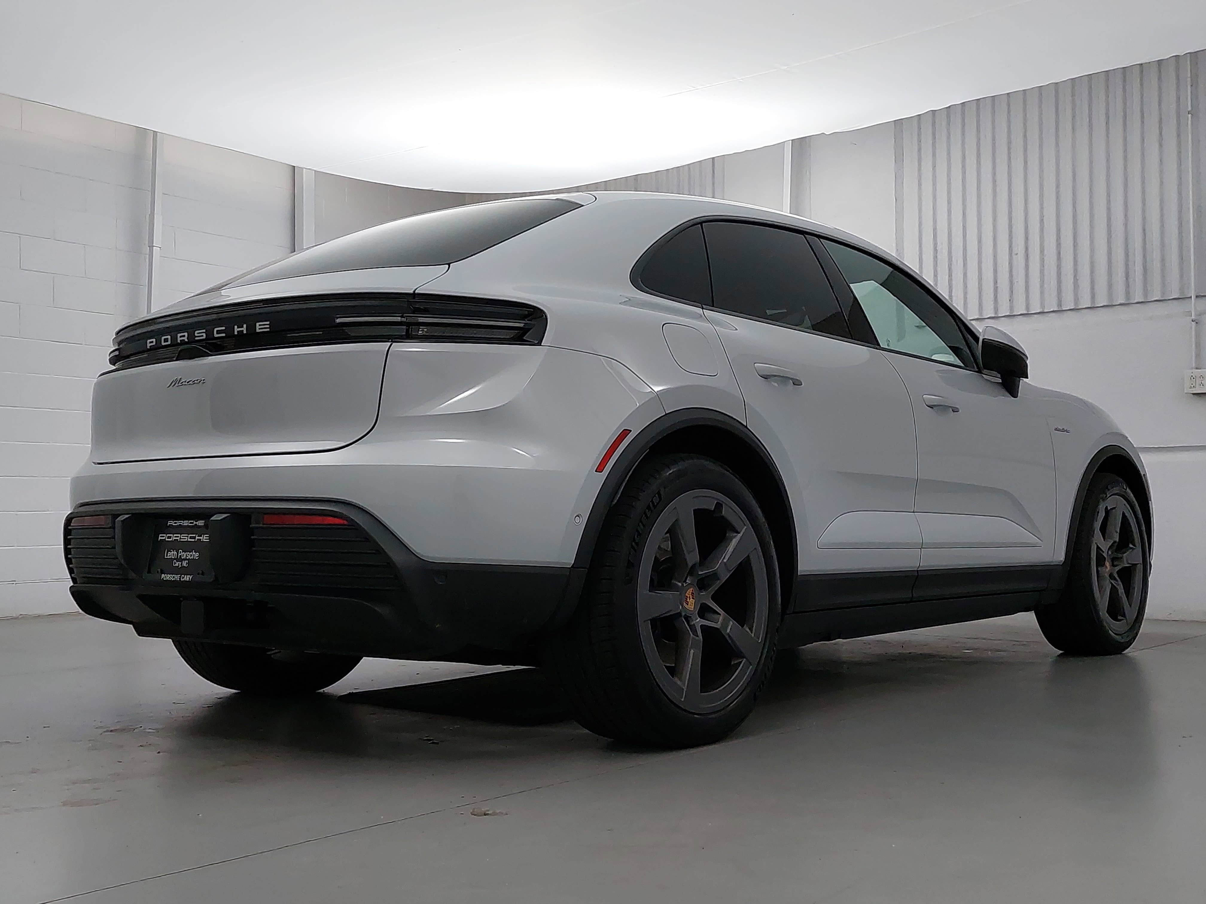 2025 Porsche Macan Electric Electric