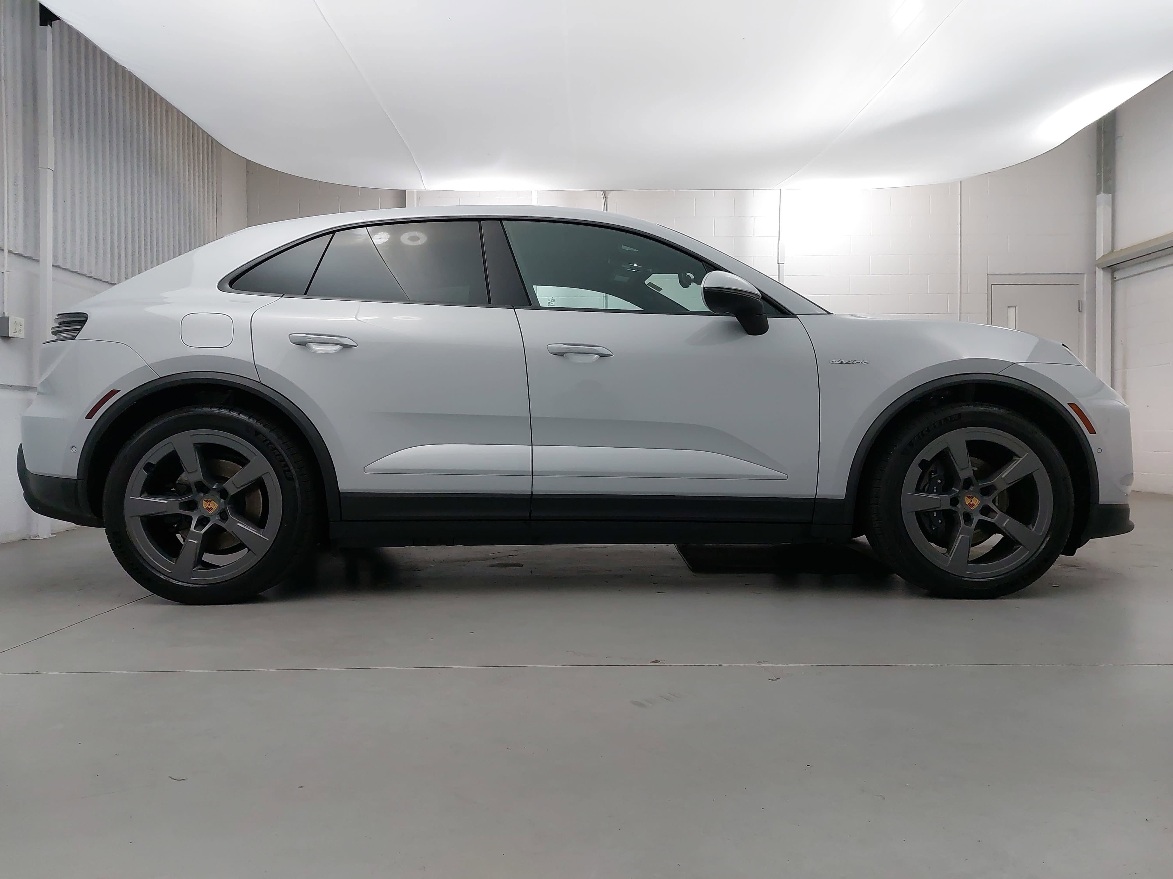 2025 Porsche Macan Electric Electric