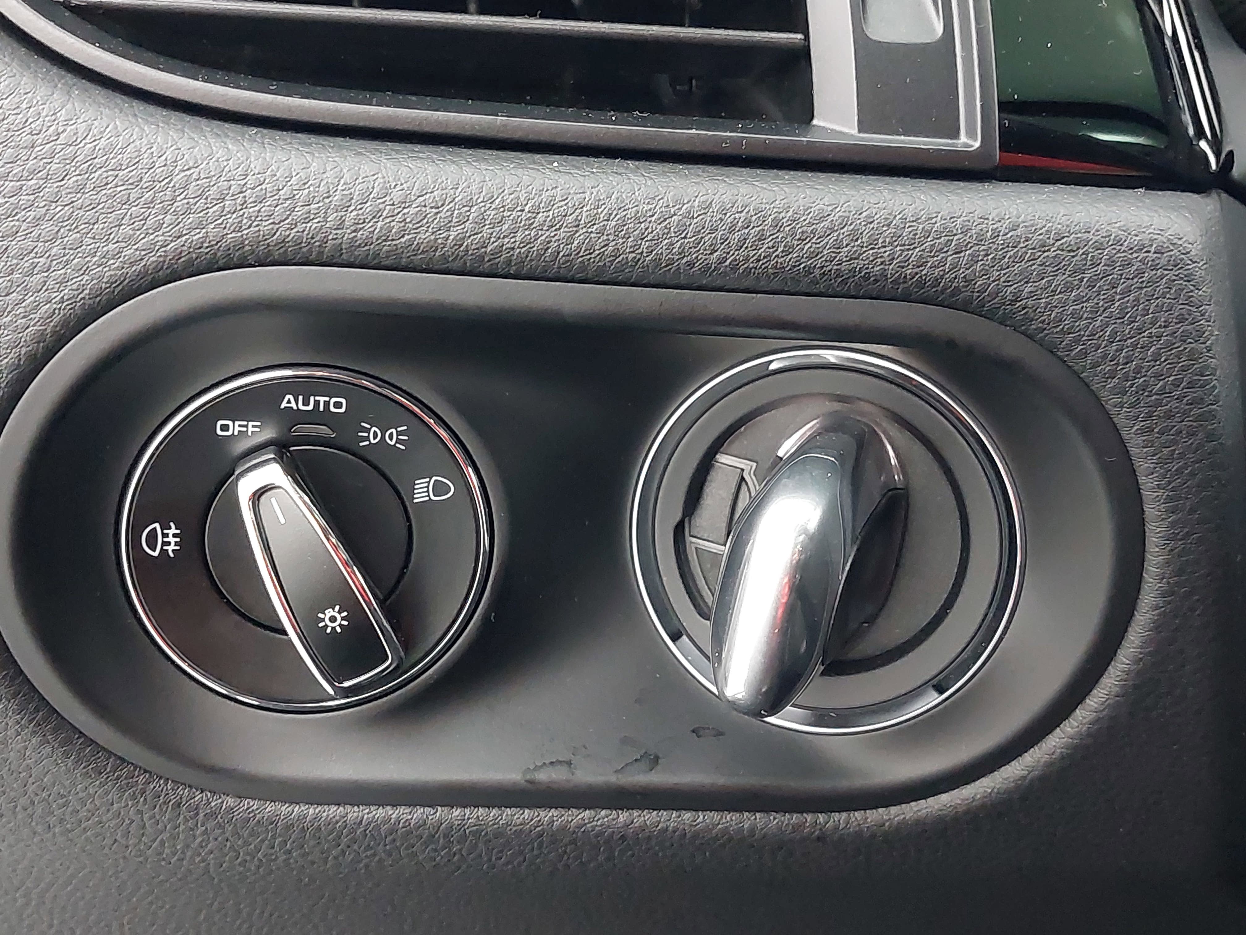 2025 Porsche Macan S