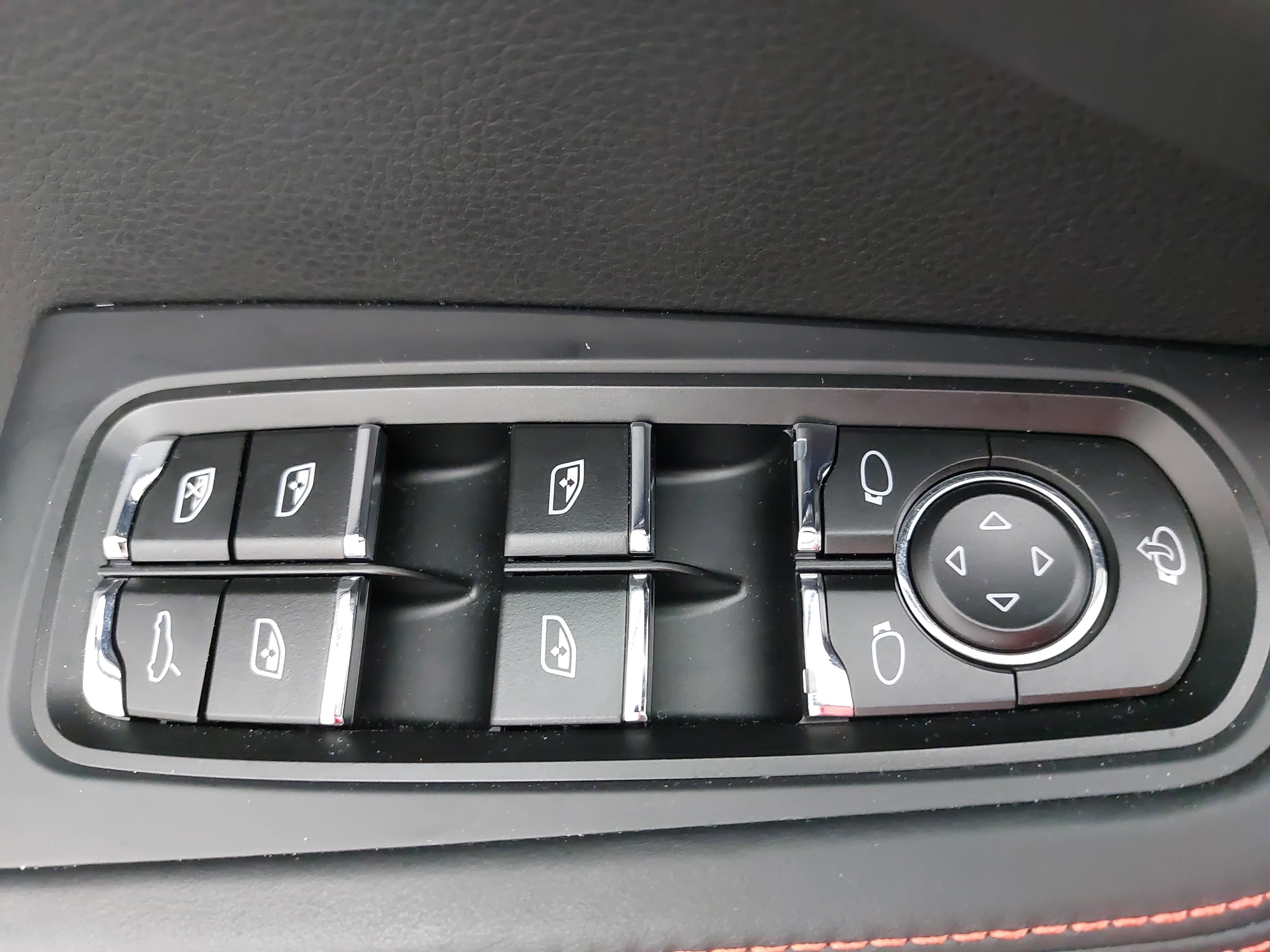 2025 Porsche Macan S