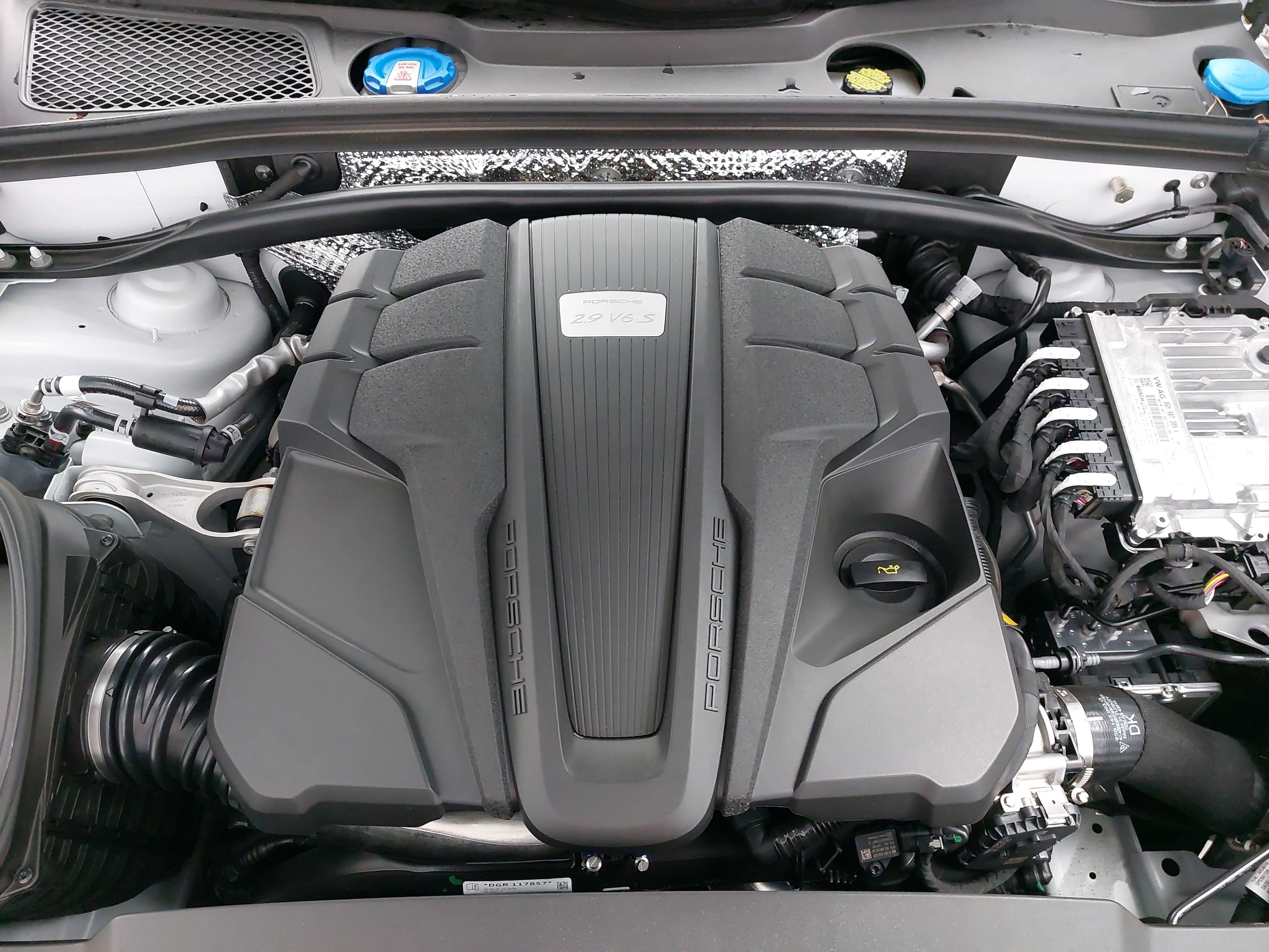 2025 Porsche Macan S