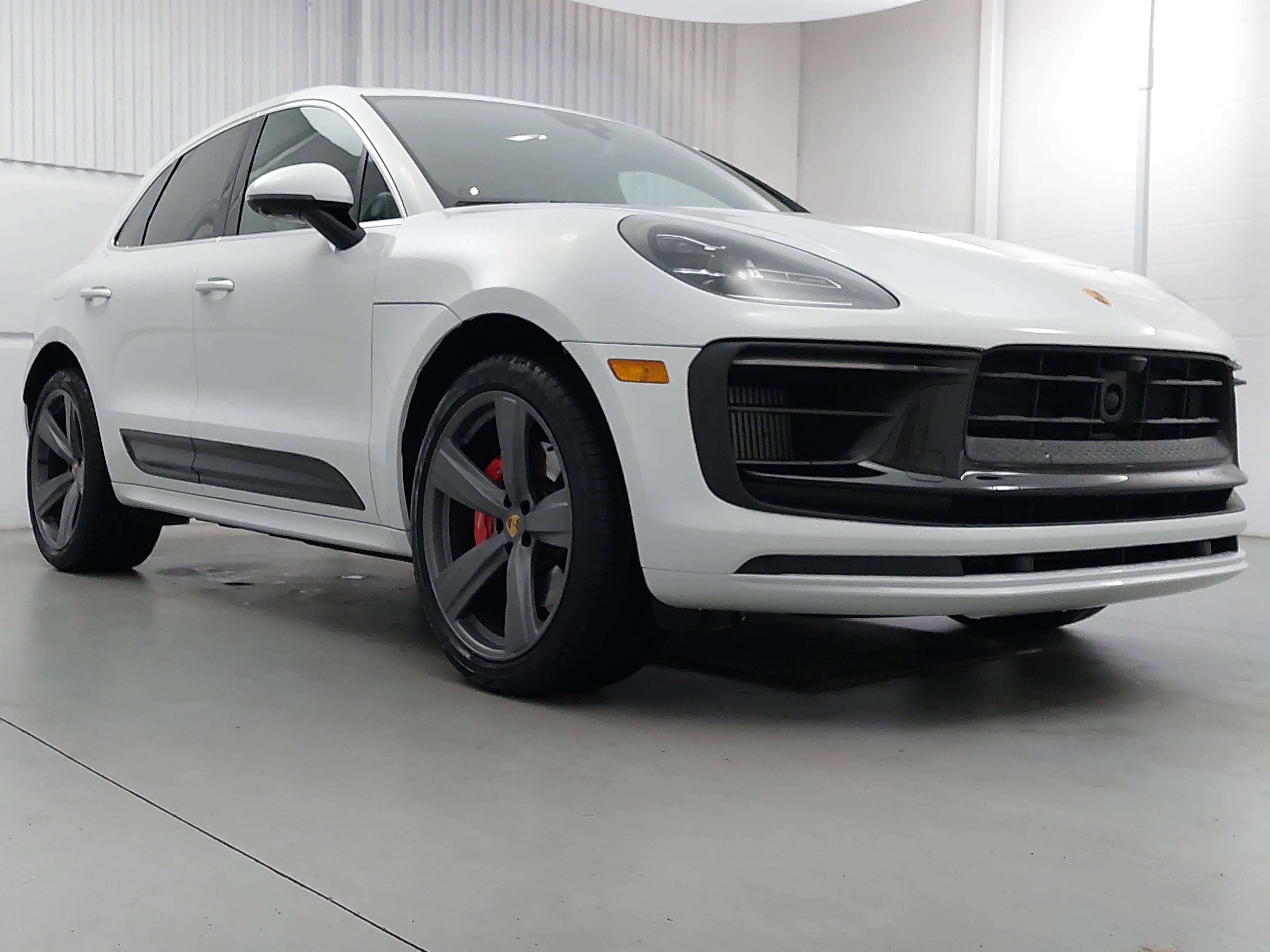 2025 Porsche Macan S
