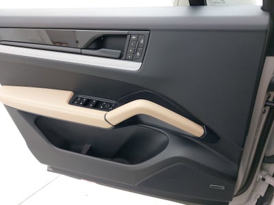 2025 Porsche Cayenne E-Hybrid S