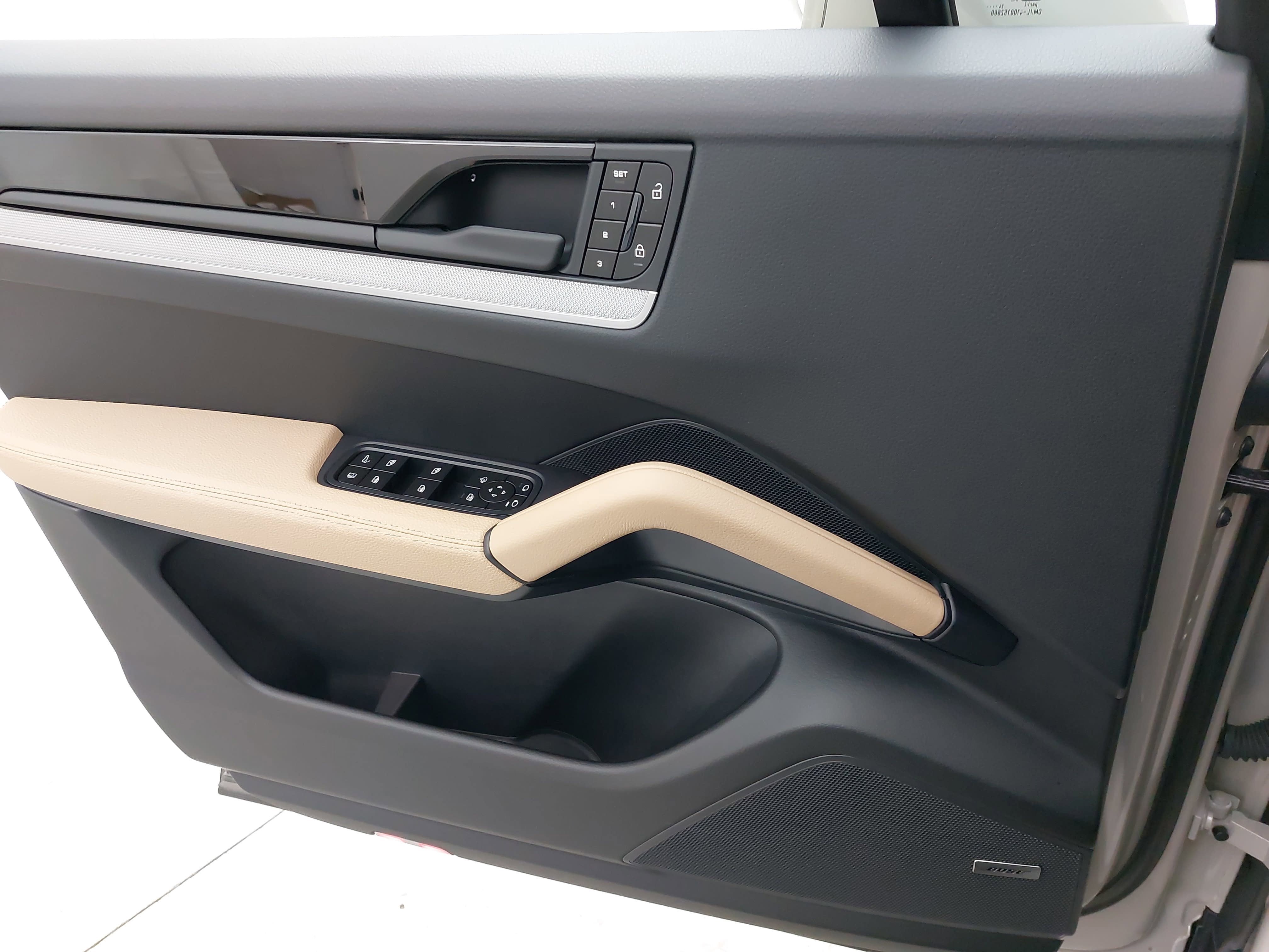 2025 Porsche Cayenne E-Hybrid S