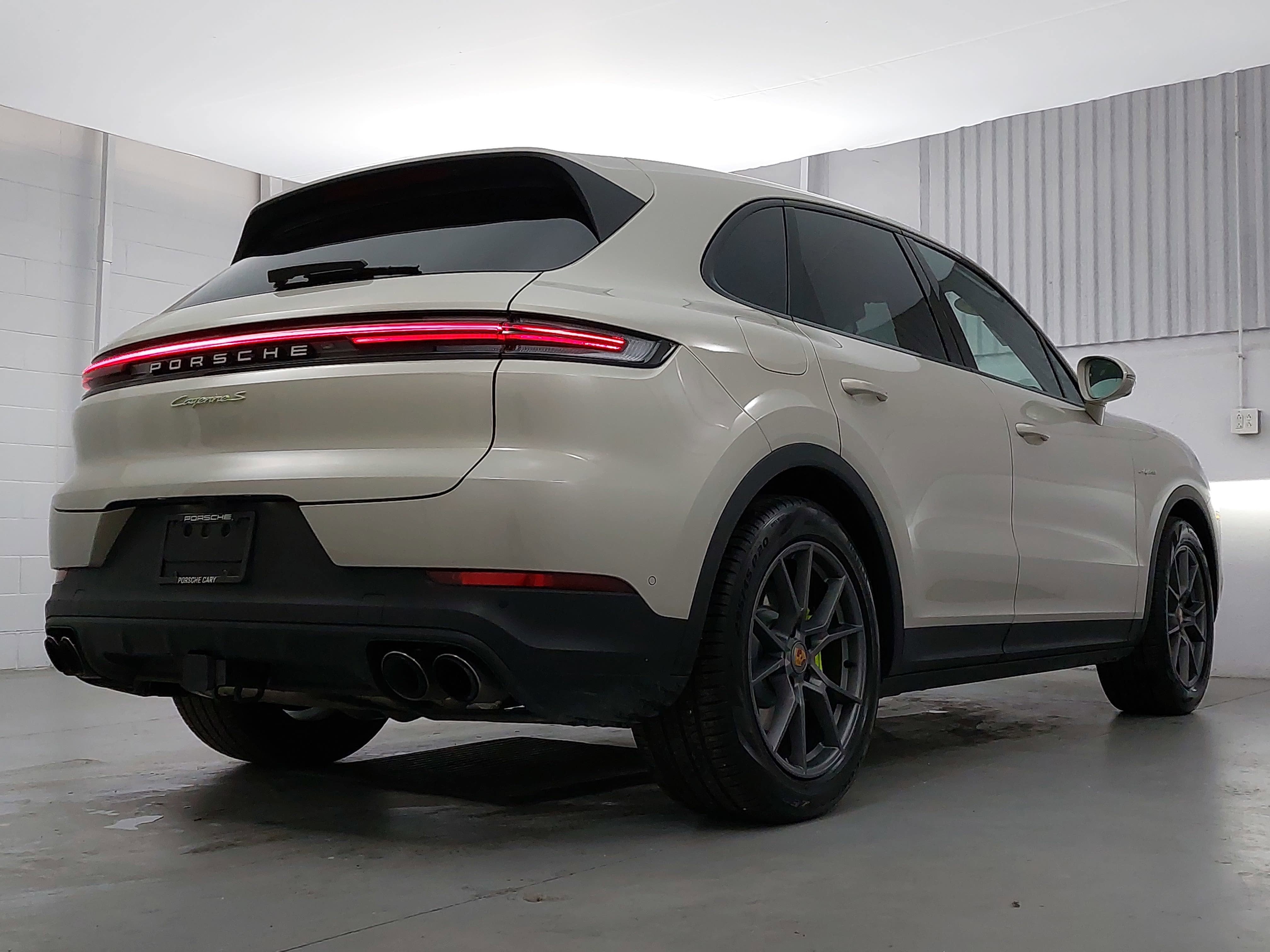 2025 Porsche Cayenne E-Hybrid S
