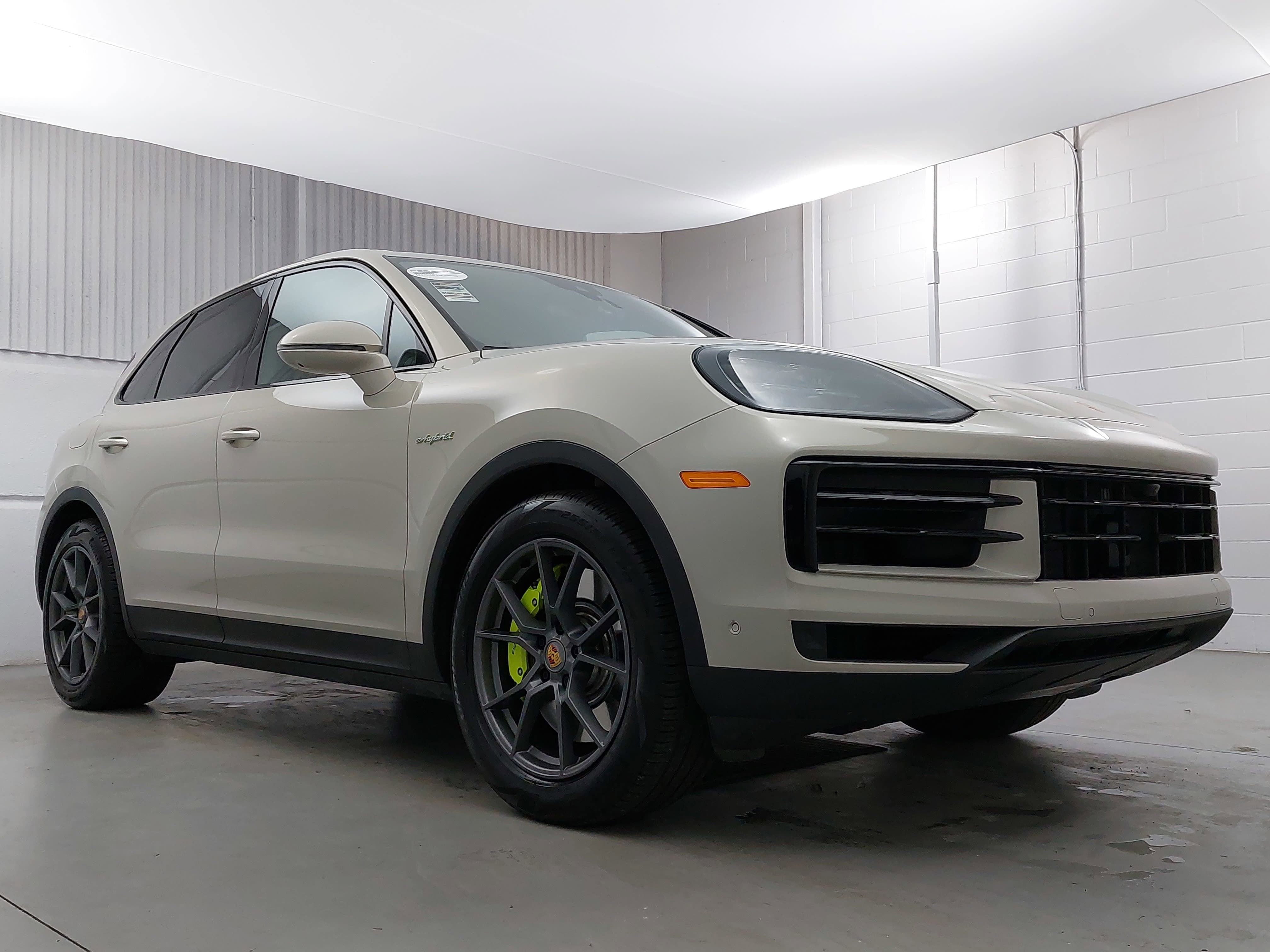 2025 Porsche Cayenne E-Hybrid S