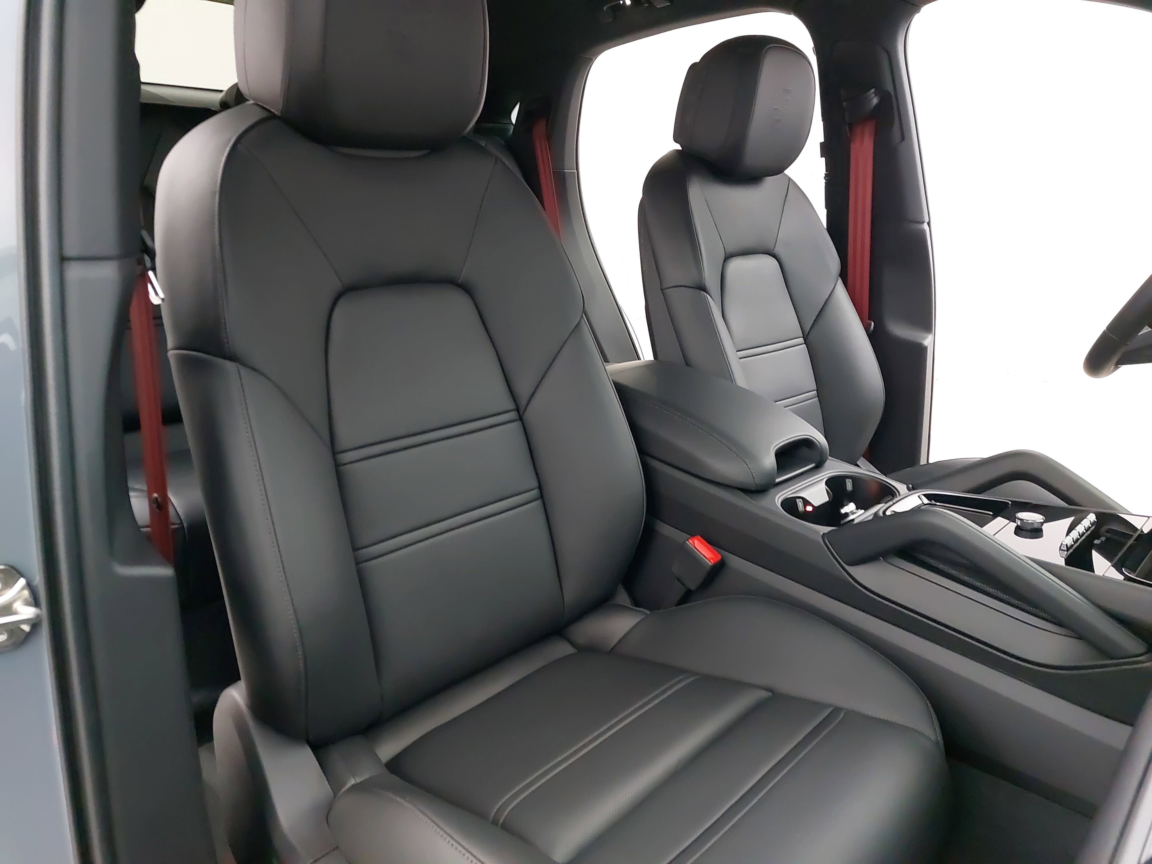 2025 Porsche Cayenne Coupe Coupe AWD