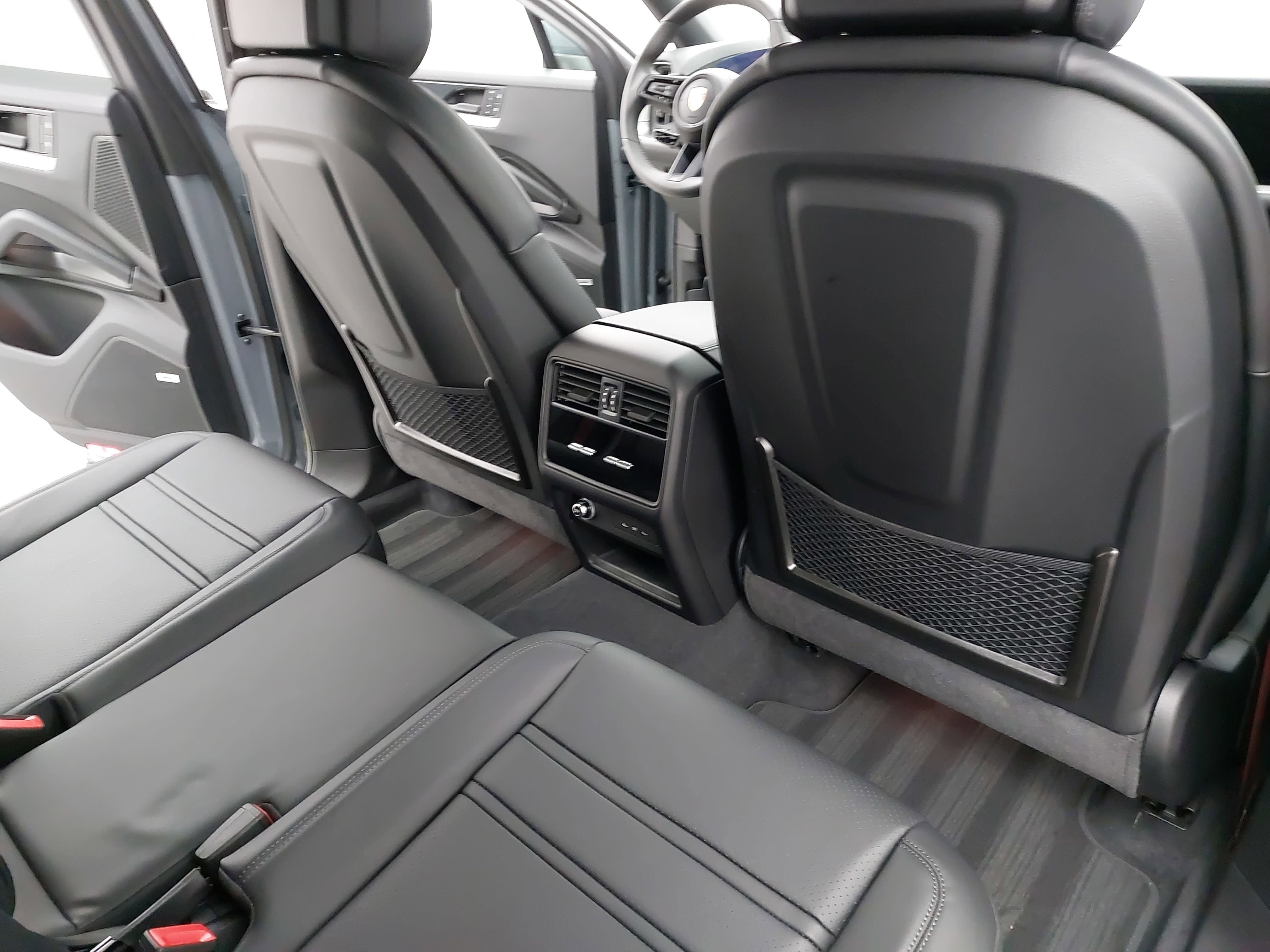 2025 Porsche Cayenne Coupe Coupe AWD