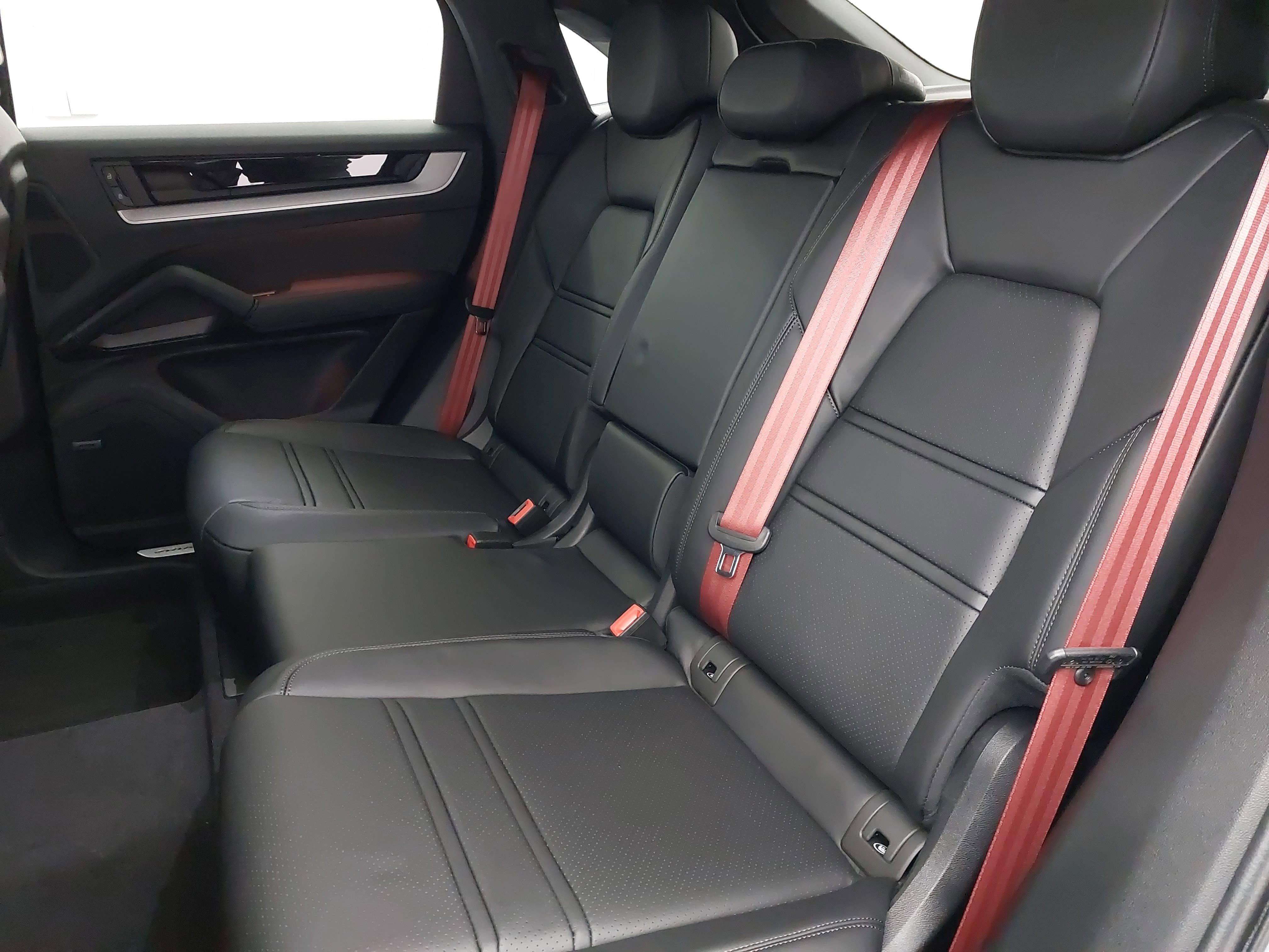 2025 Porsche Cayenne Coupe Coupe AWD