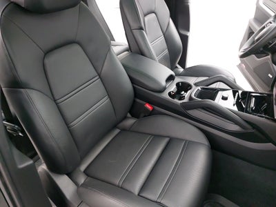 2025 Porsche Cayenne Coupe Coupe AWD