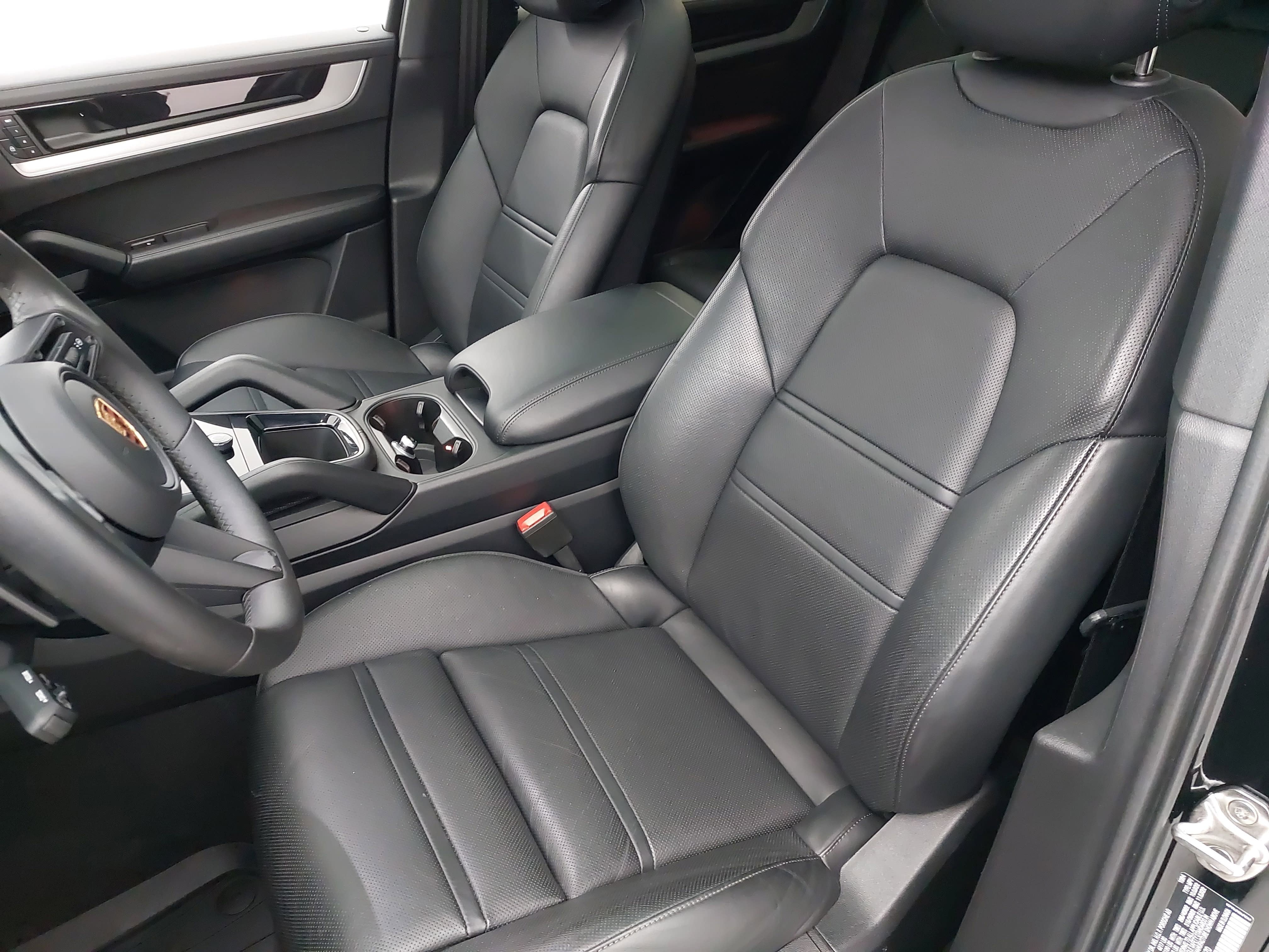 2025 Porsche Cayenne Coupe Coupe AWD