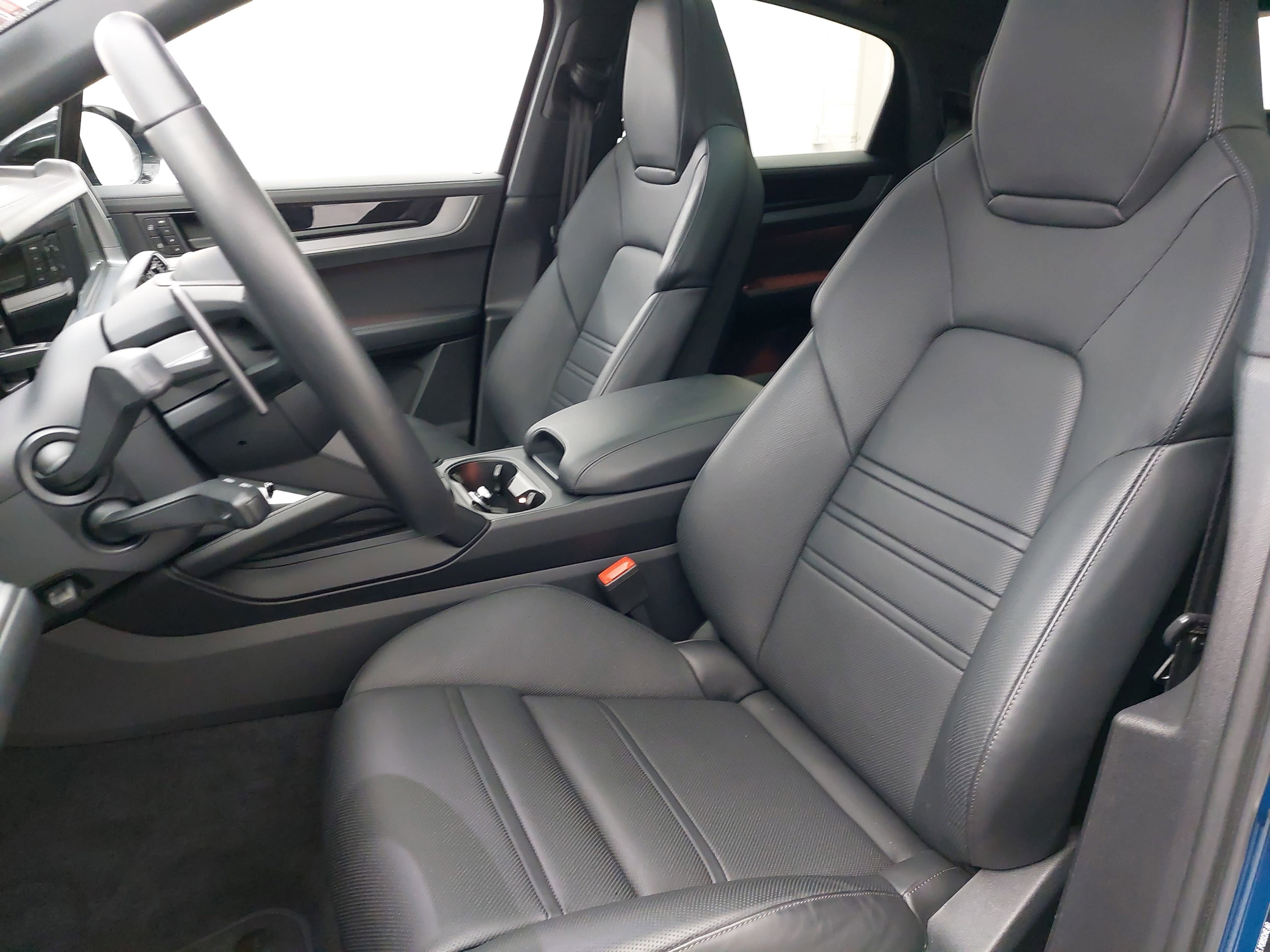 2025 Porsche Cayenne Coupe Coupe AWD