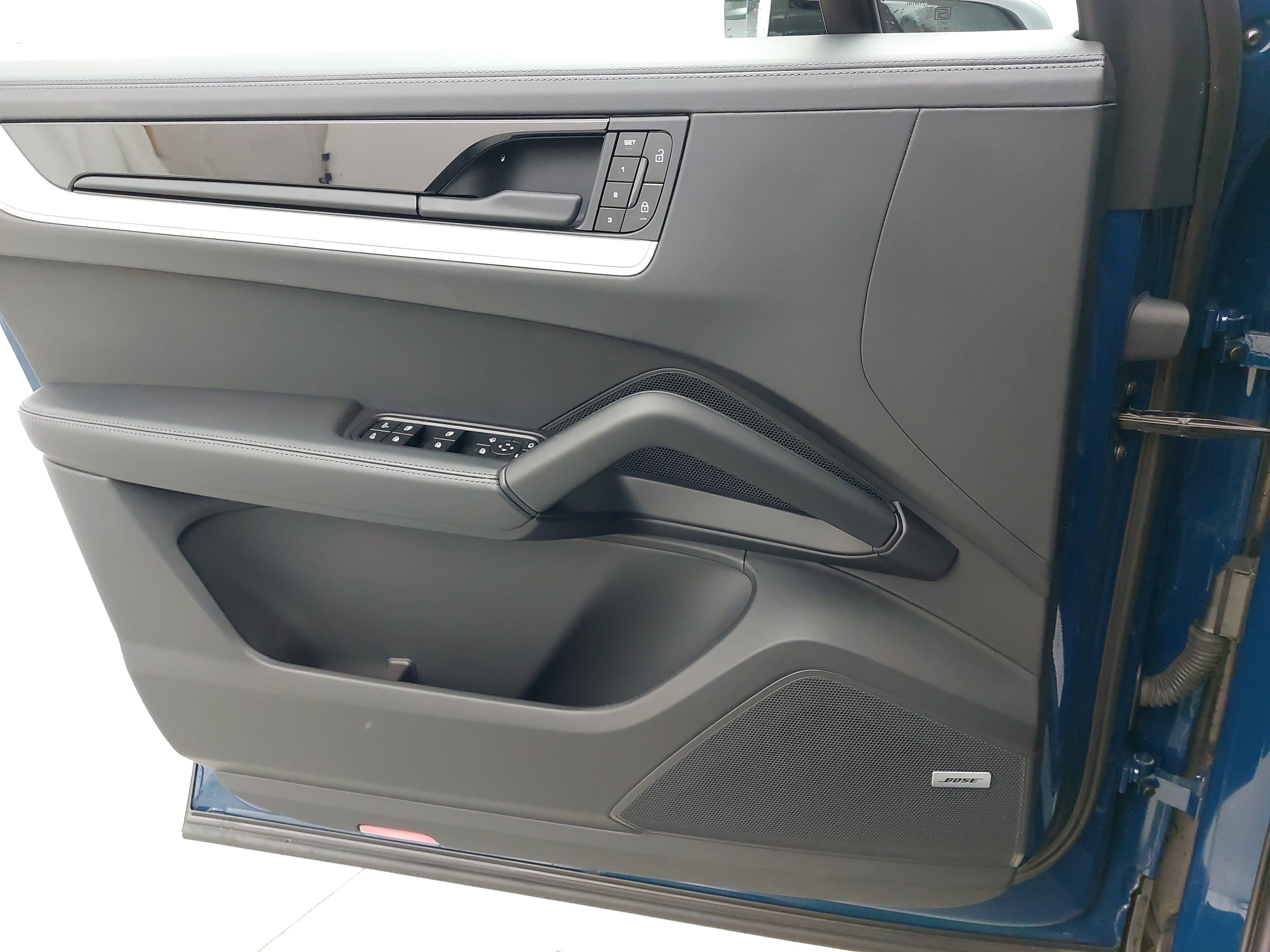 2025 Porsche Cayenne Coupe Coupe AWD