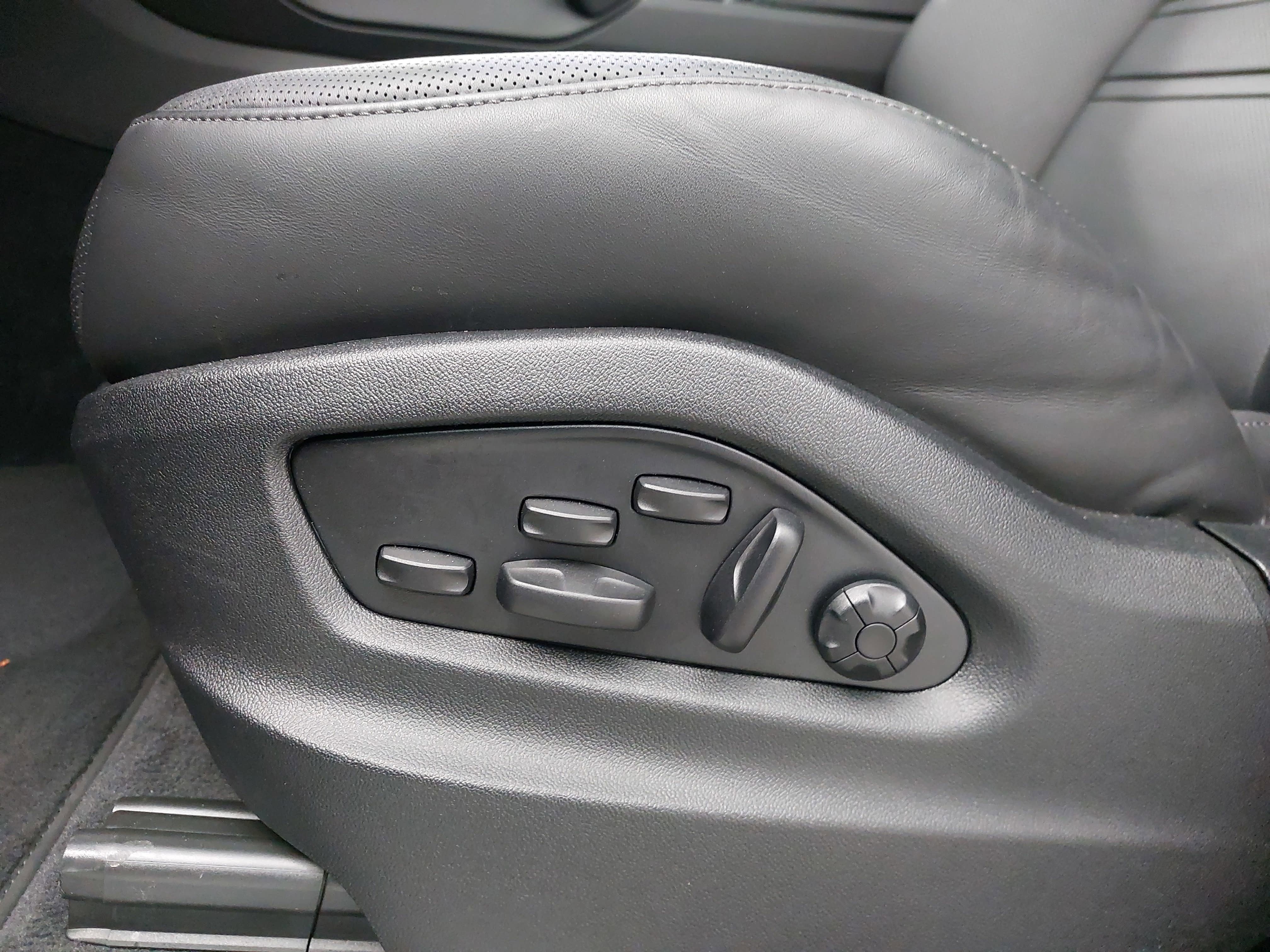 2025 Porsche Cayenne Coupe Coupe AWD