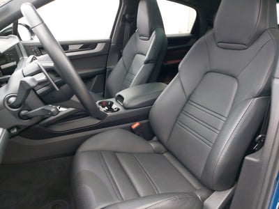 2025 Porsche Cayenne Coupe Coupe AWD