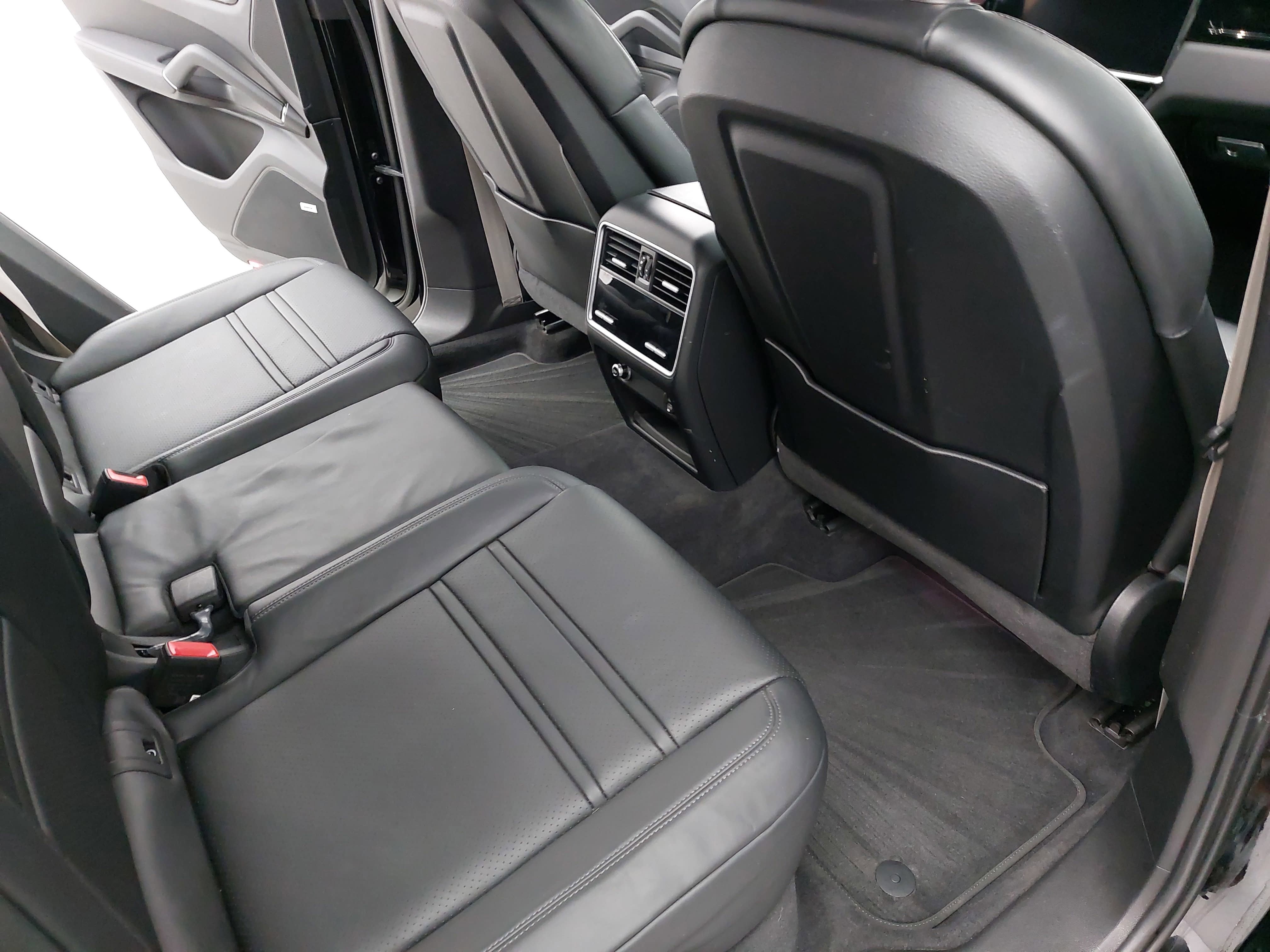 2022 Porsche Cayenne E-Hybrid Coupe Platinum Edition Hybrid