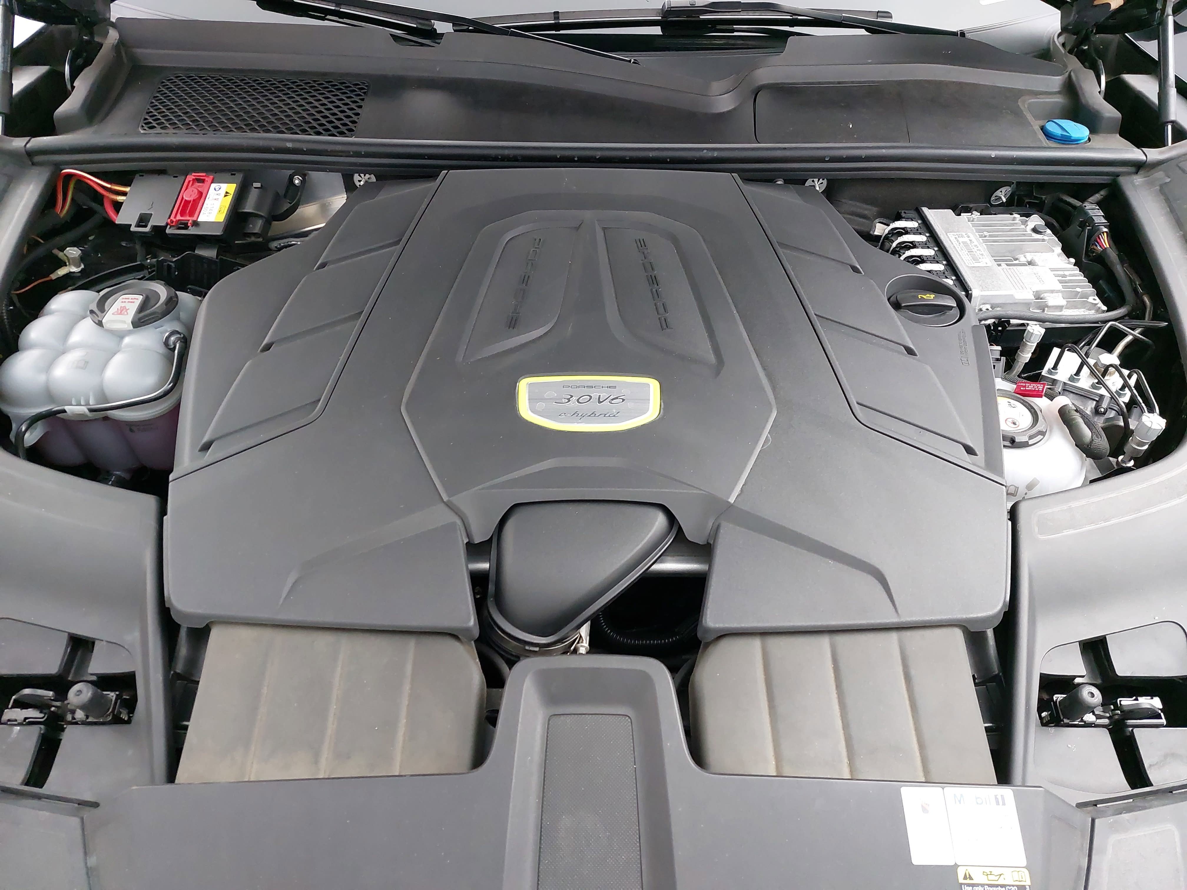 2022 Porsche Cayenne E-Hybrid Coupe Platinum Edition Hybrid