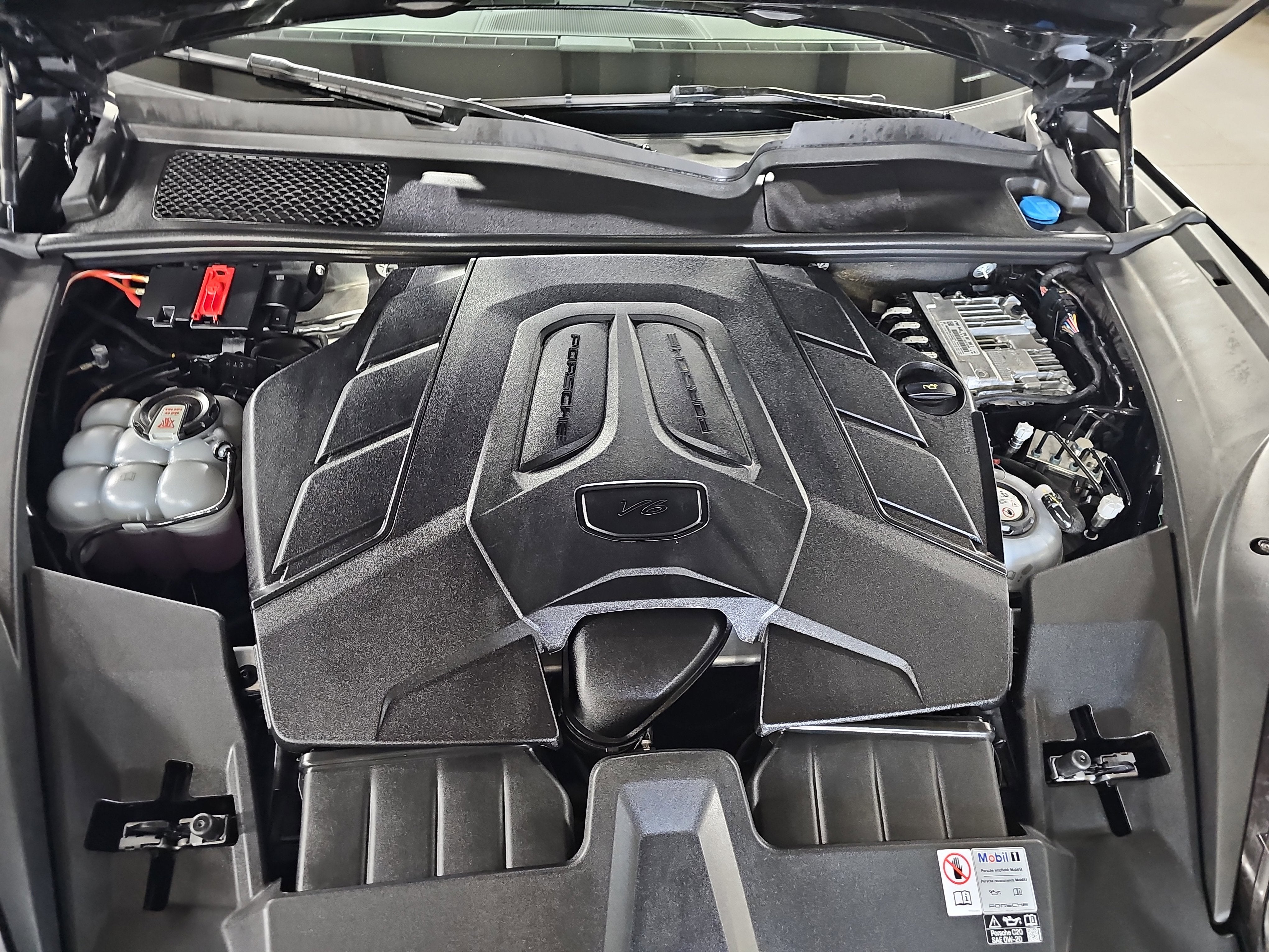 2024 Porsche Cayenne E-Hybrid Coupe E-Hybrid