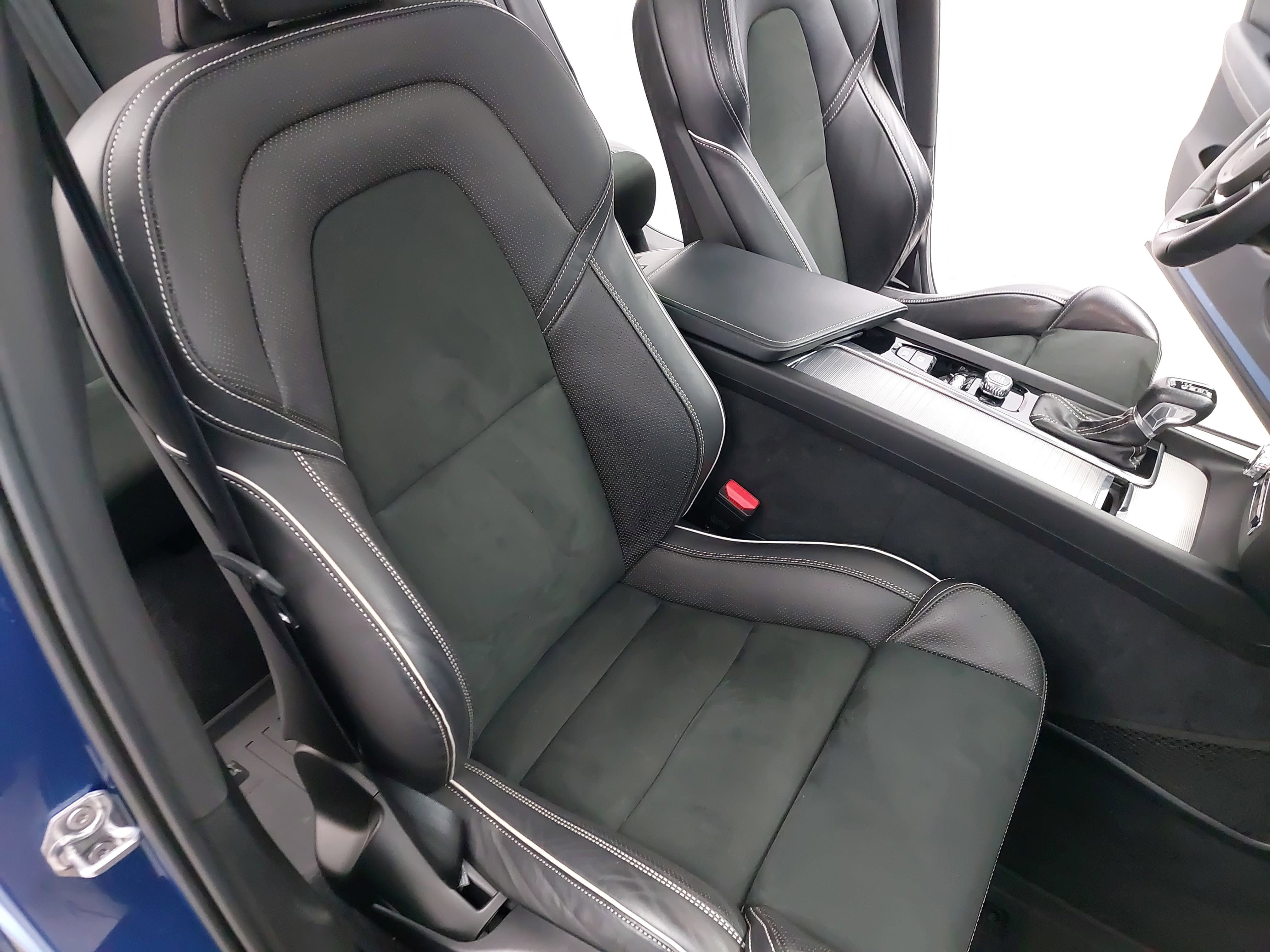 2019 Volvo XC60 T6 R-Design