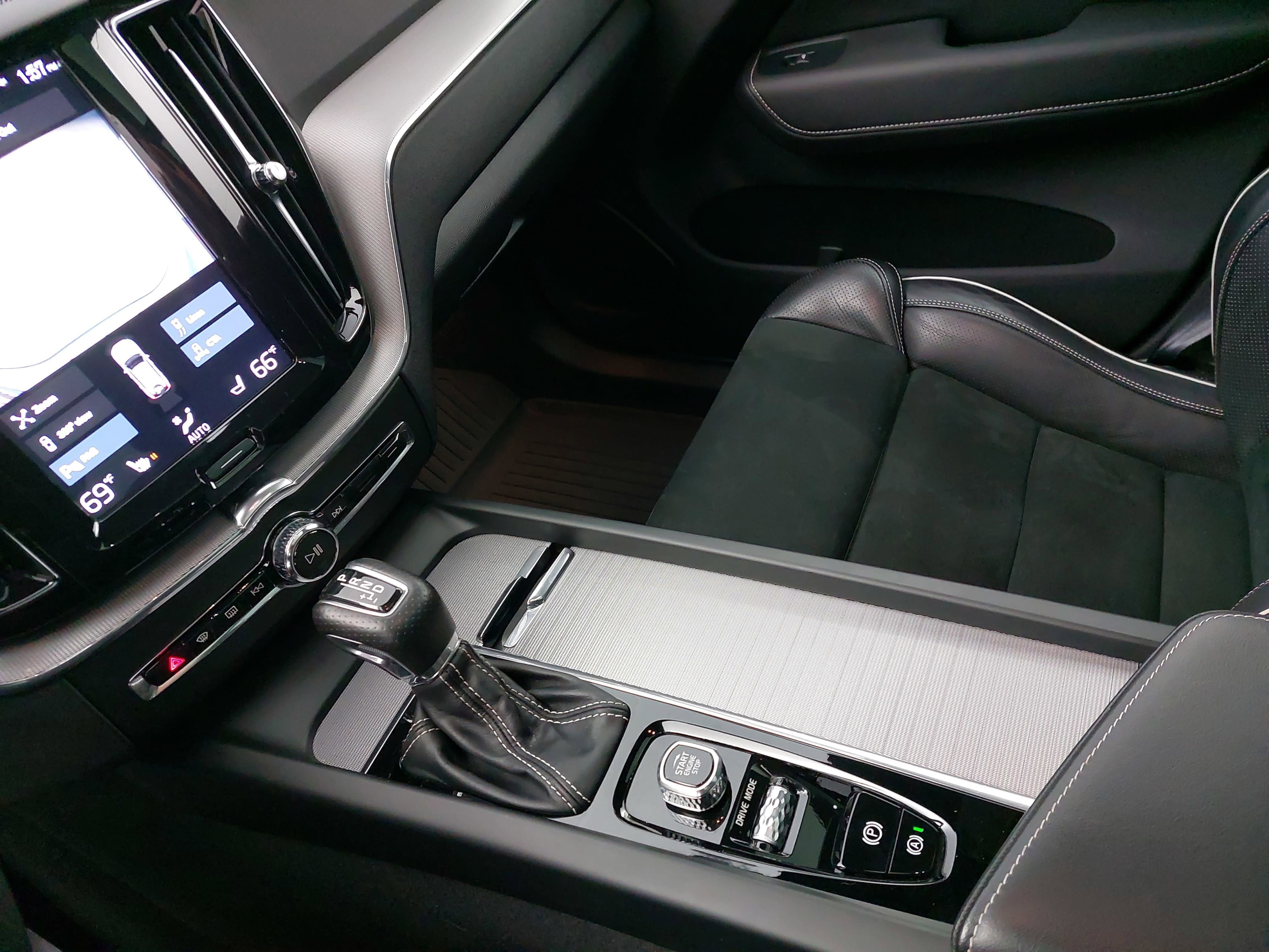 2019 Volvo XC60 T6 R-Design